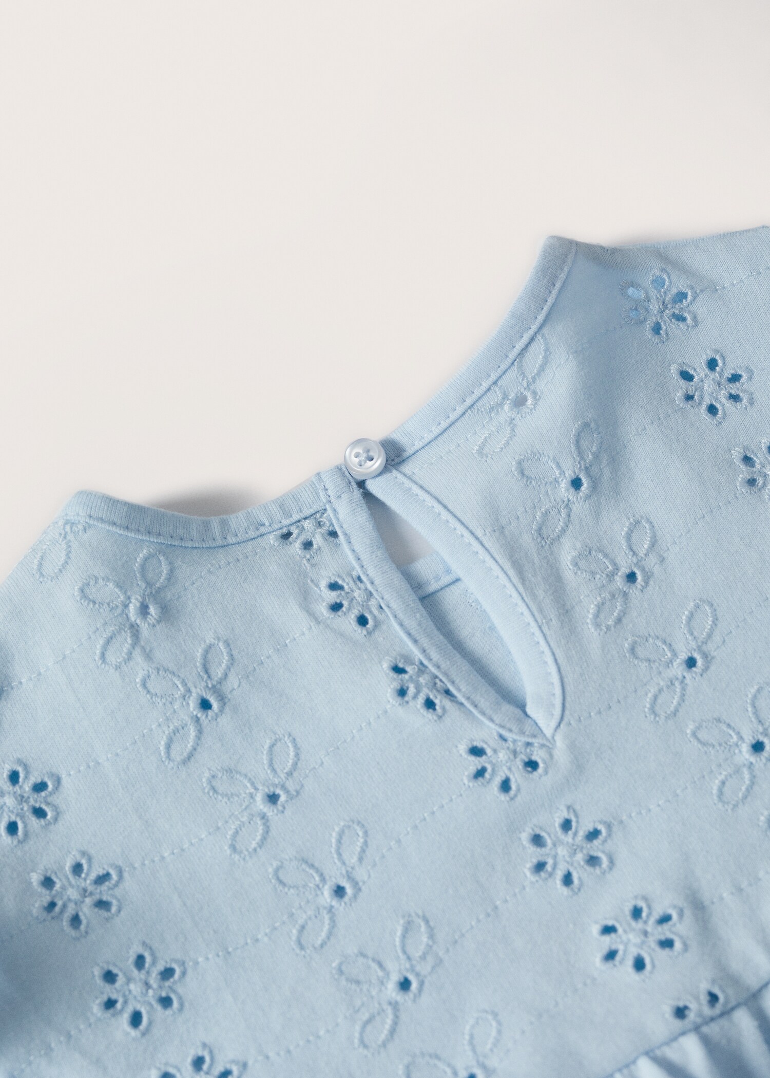 Swiss embroidery t-shirt - Details of the article 8