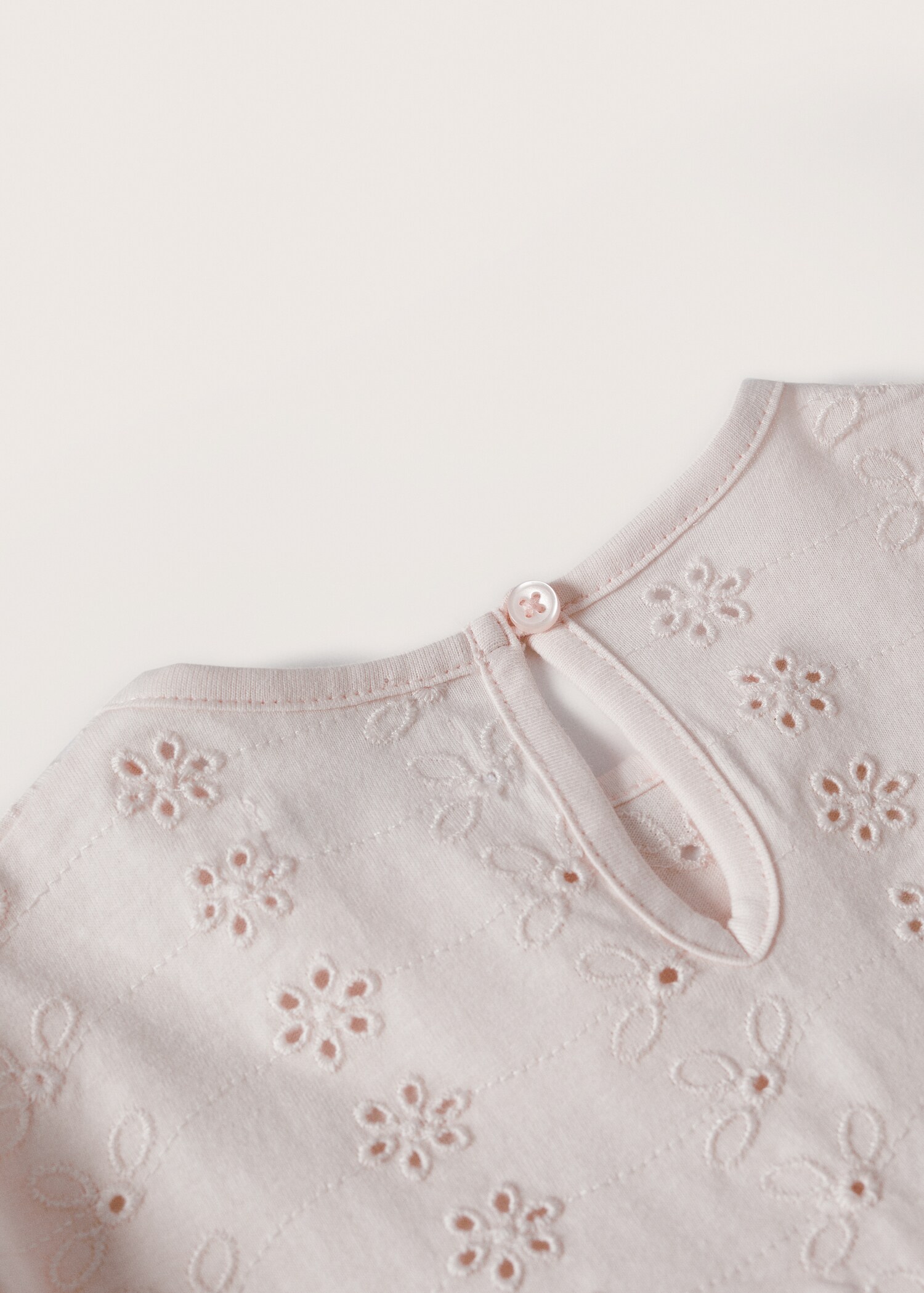 Swiss embroidery t-shirt - Details of the article 8