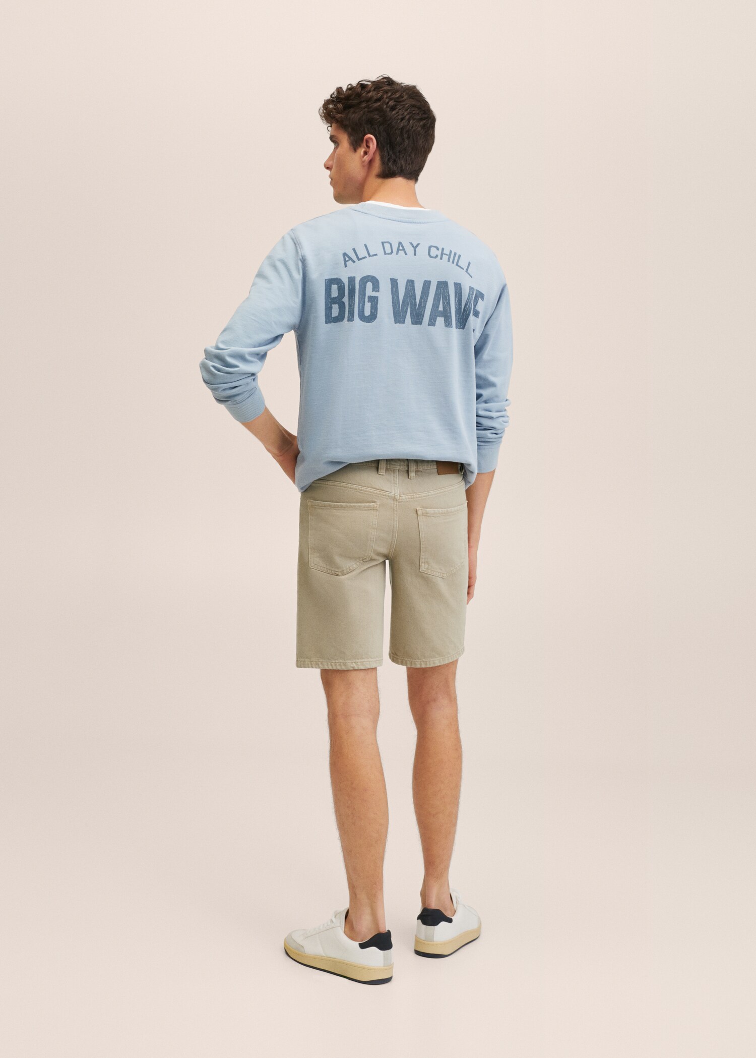 Light denim Bermuda shorts - Reverse of the article