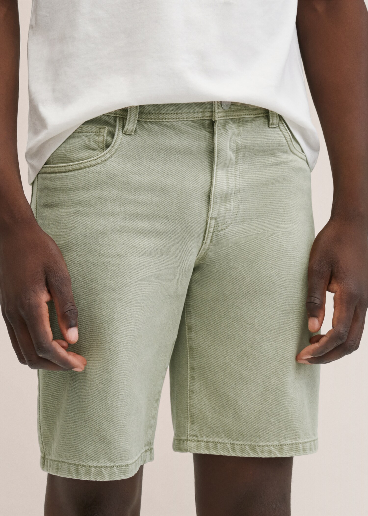 Light denim Bermuda shorts - Details of the article 1