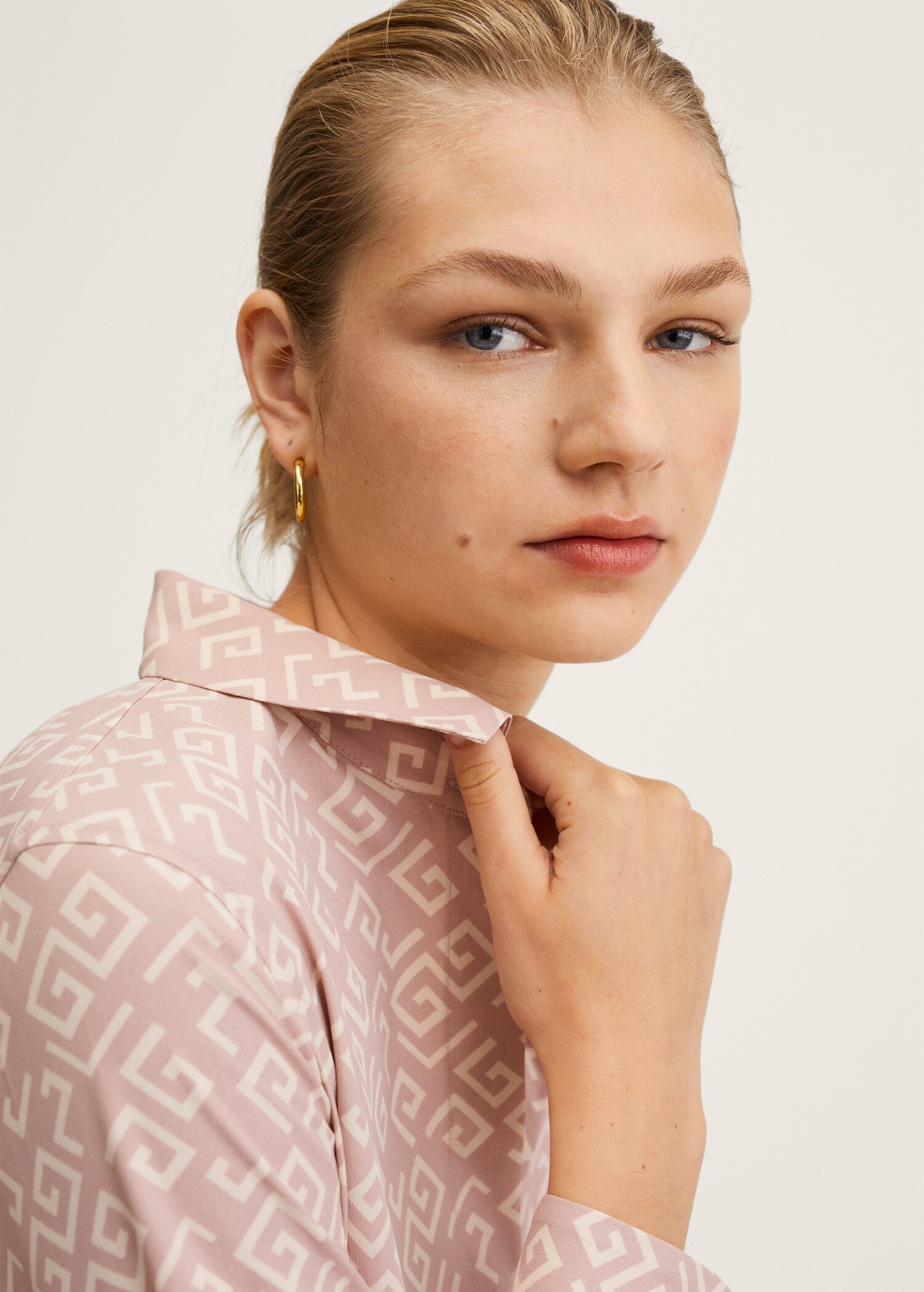 Camisa fluida estampada - Detall de l'article 1