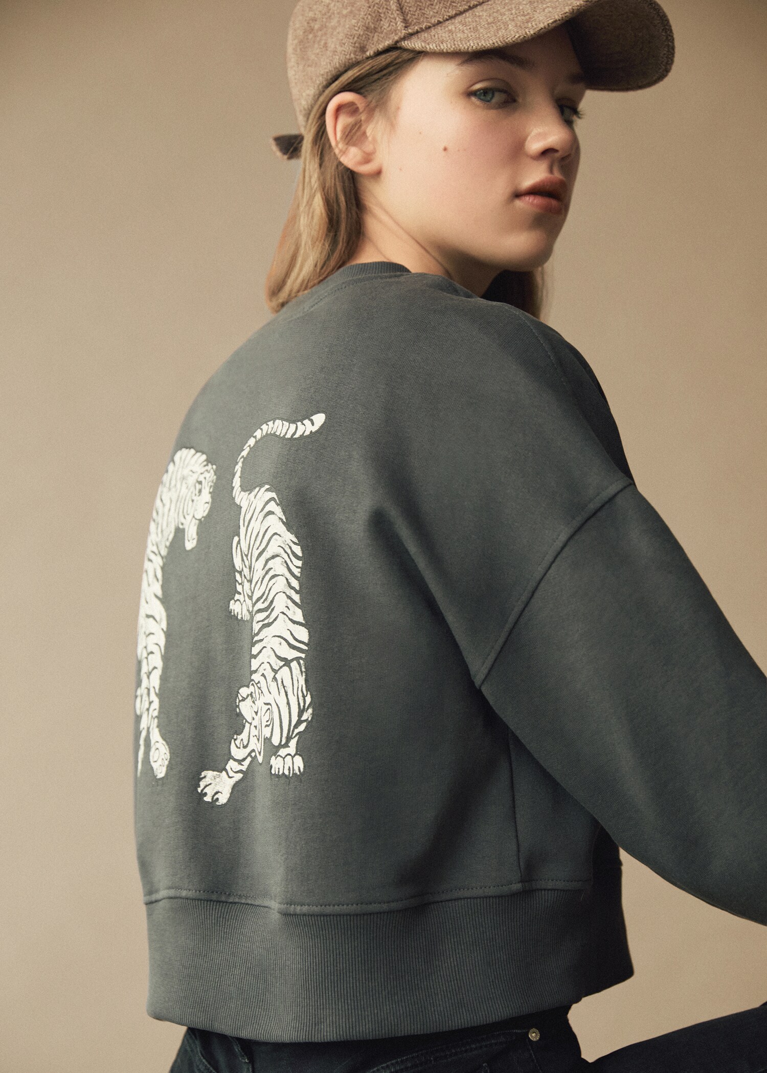Tiger-print sweatshirt - Details of the article 5