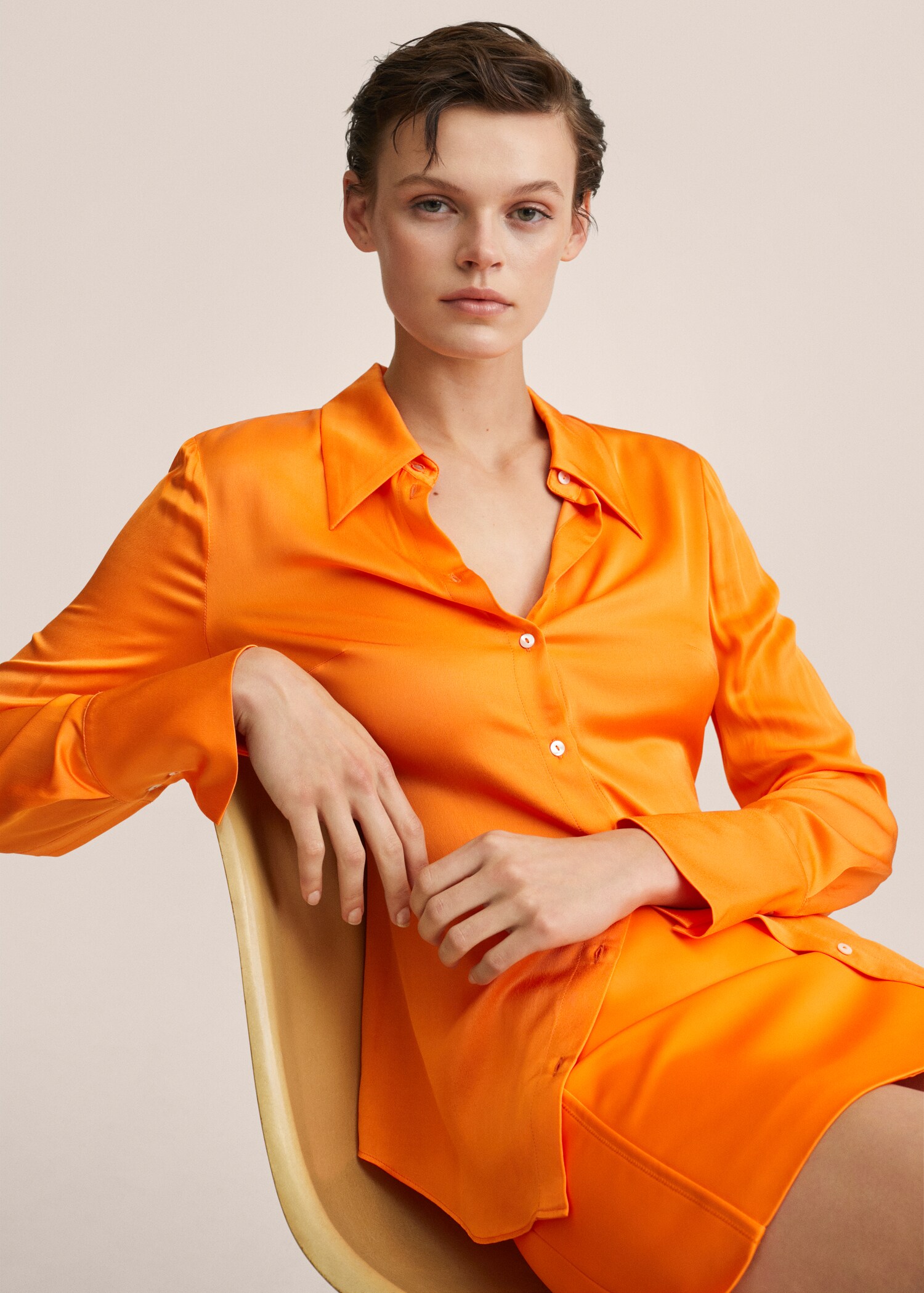 Camisa fluida satinada - Detalle del artículo 2
