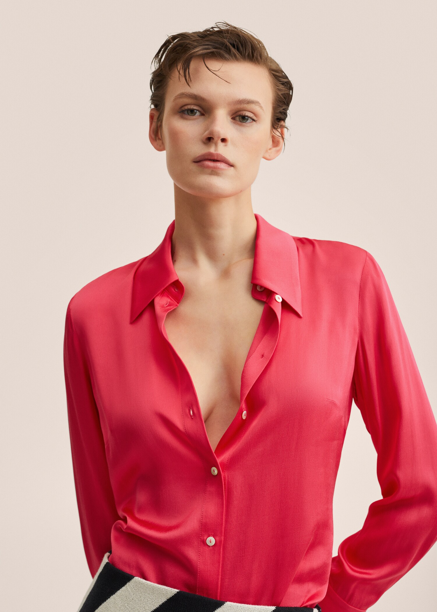 Camisa fluida satinada - Detalle del artículo 1