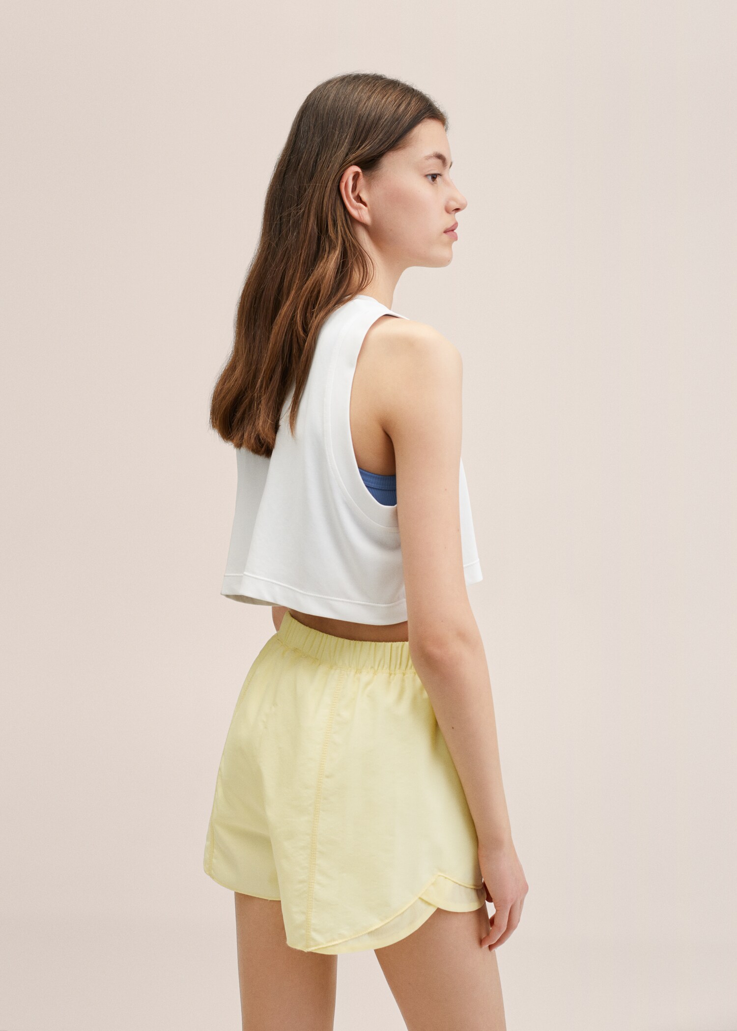 Sporty shorts - Reverse of the article