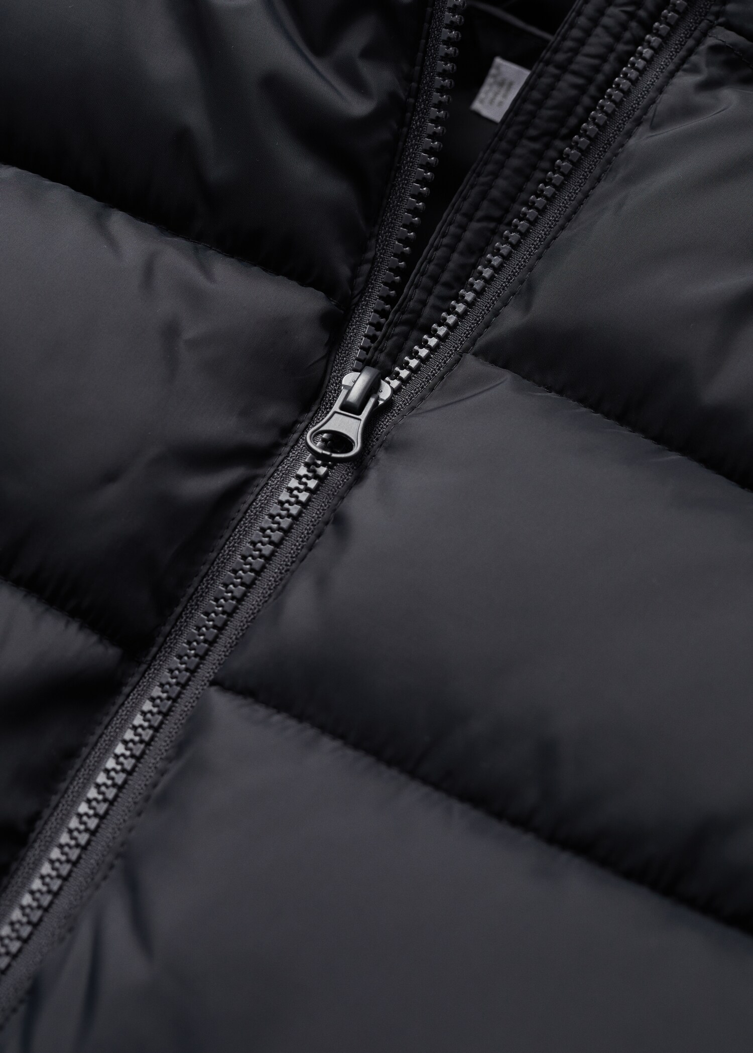 Prošívaná vesta s kapucí - Detail zboží 8