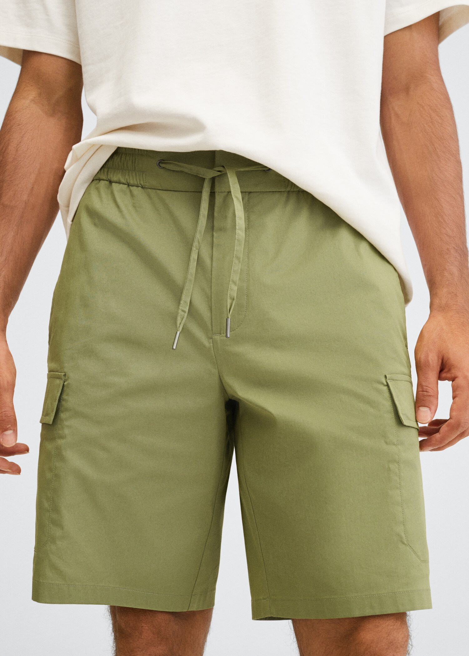 Cargo Bermuda shorts - Details of the article 1
