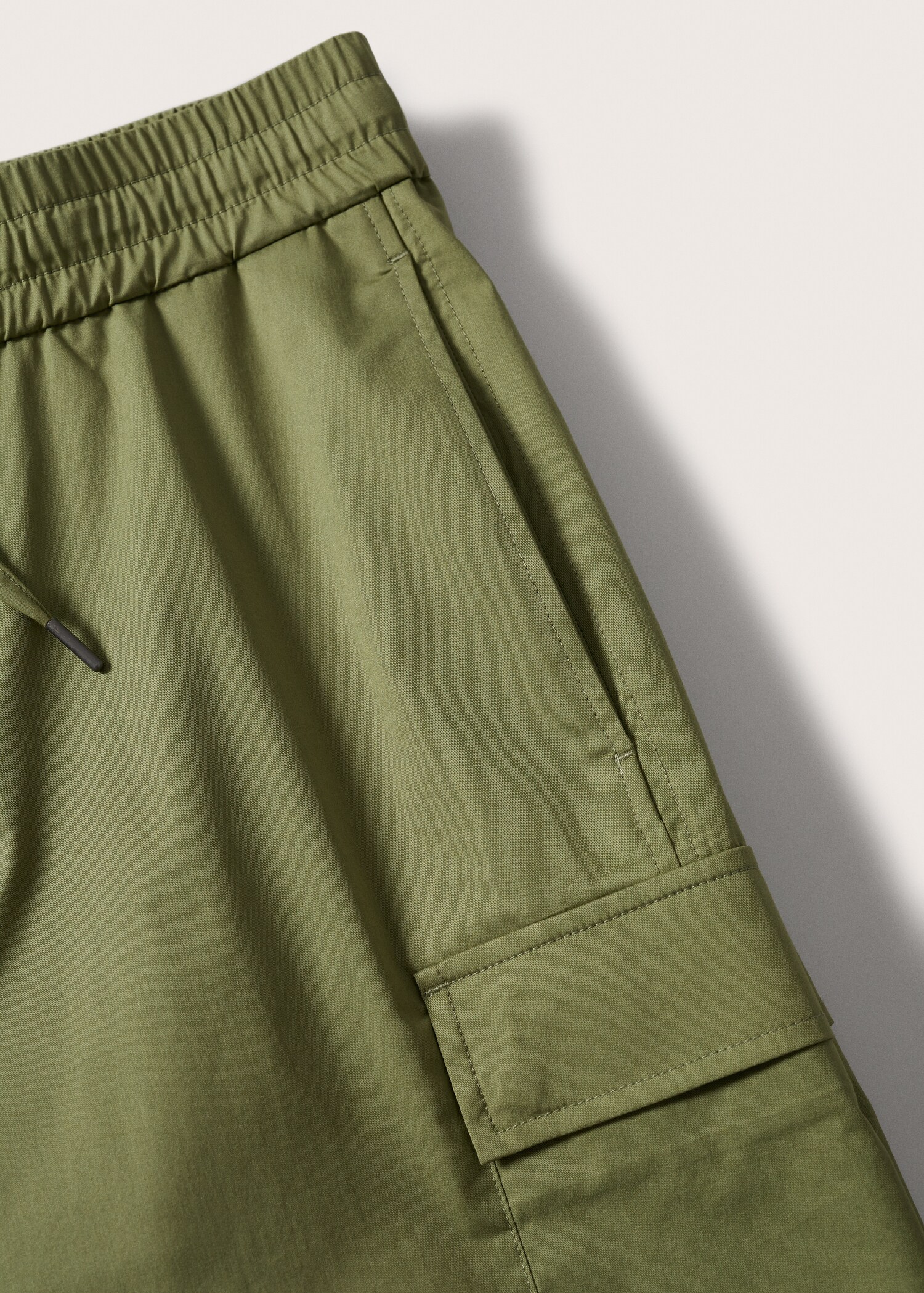 Cargo Bermuda shorts - Details of the article 8
