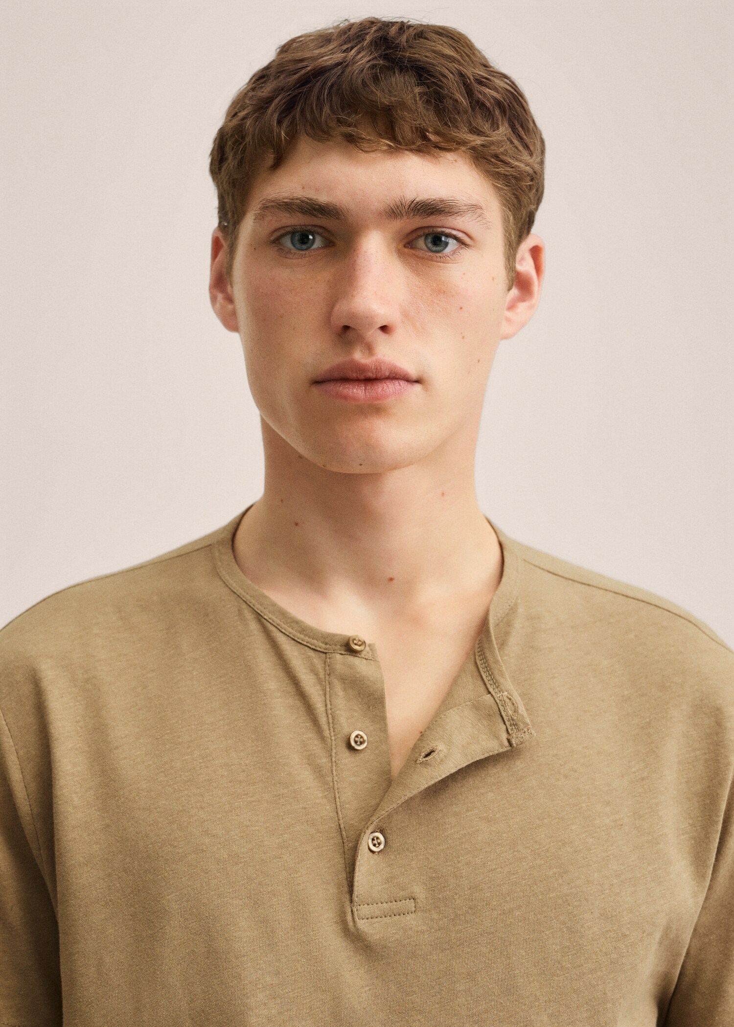 Henley linen-blend T-shirt - Details of the article 1