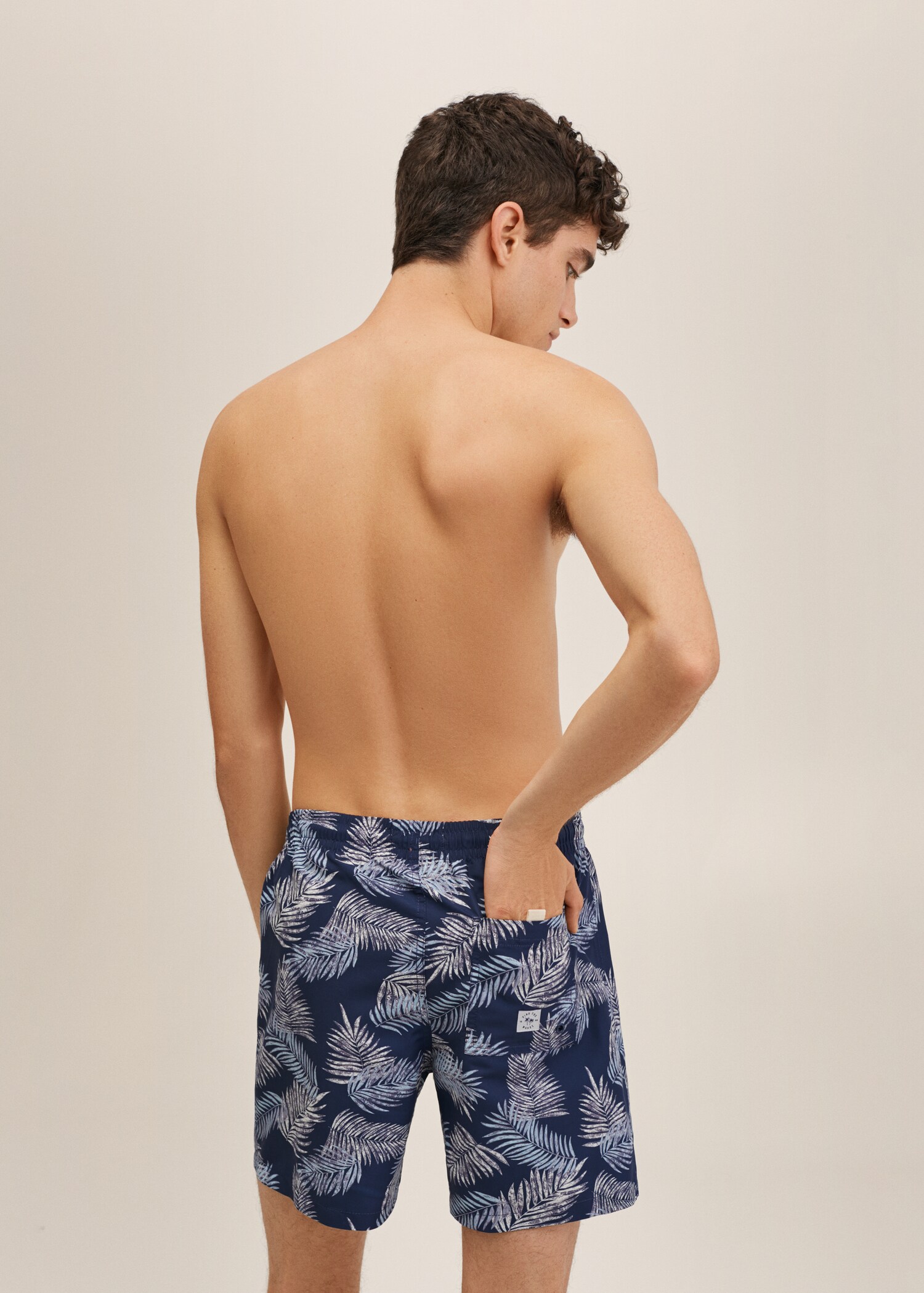 Badehose mit Blattmuster - Rückseite des Artikels