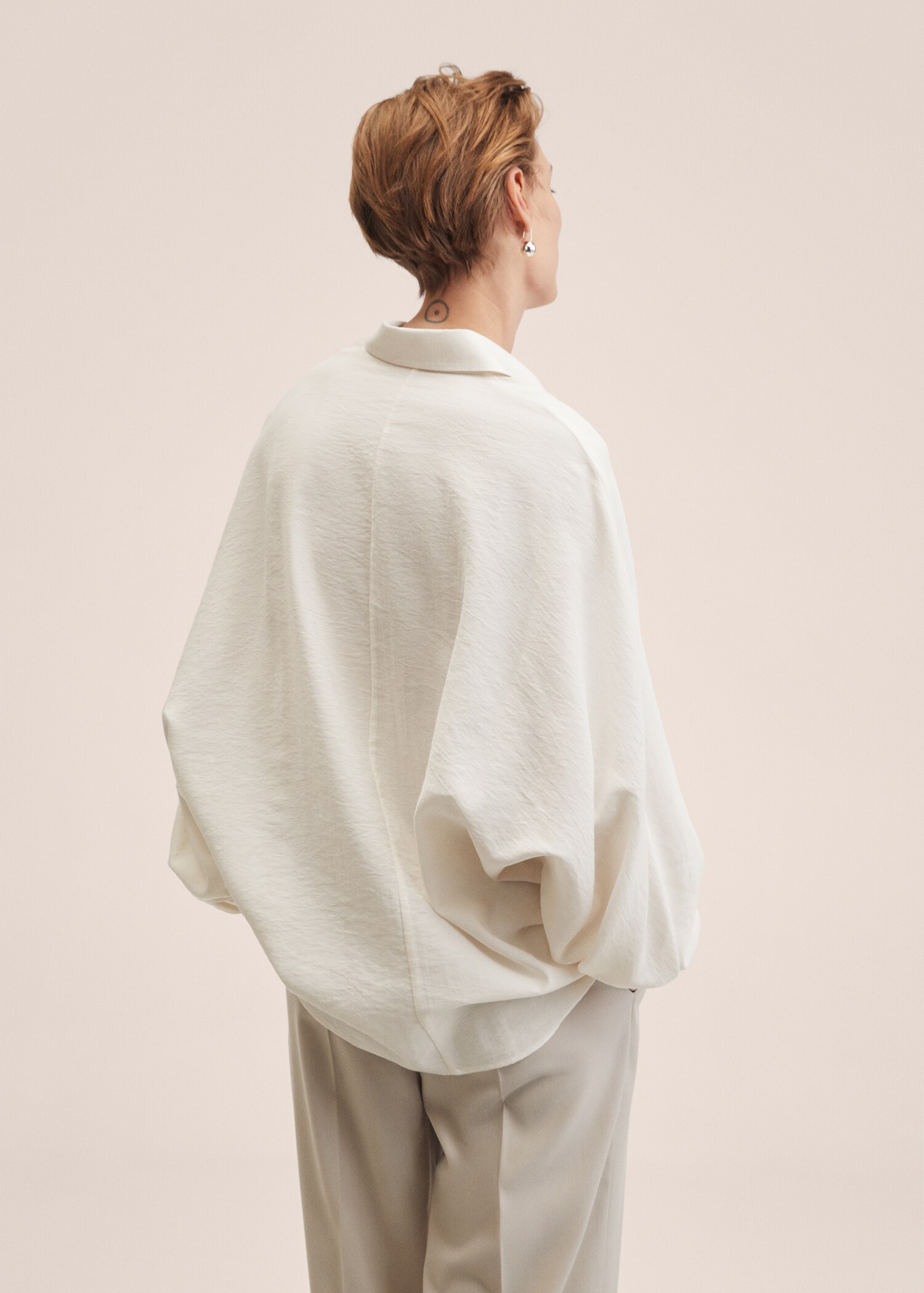Camisa oversize textura - Reverso del artículo