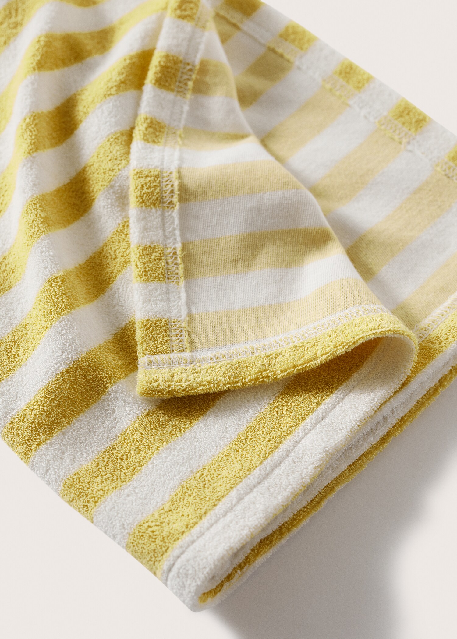 Striped towel cape - Details of the article 8