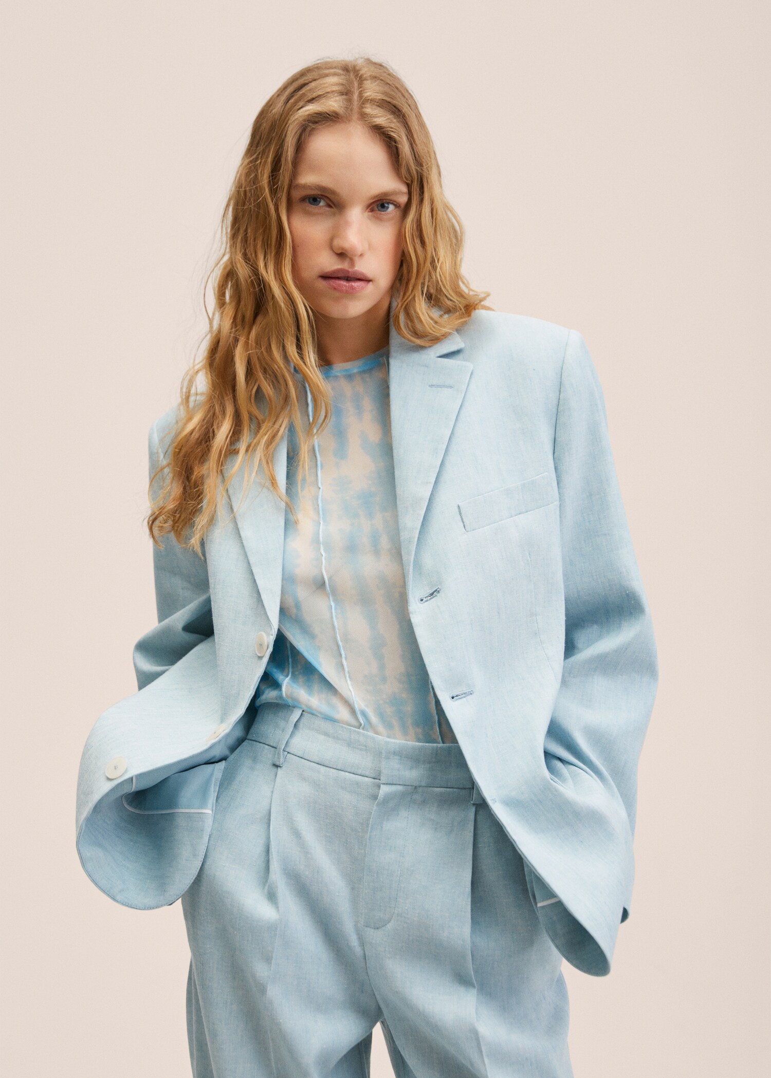 Americana lino oversize - Plano medio