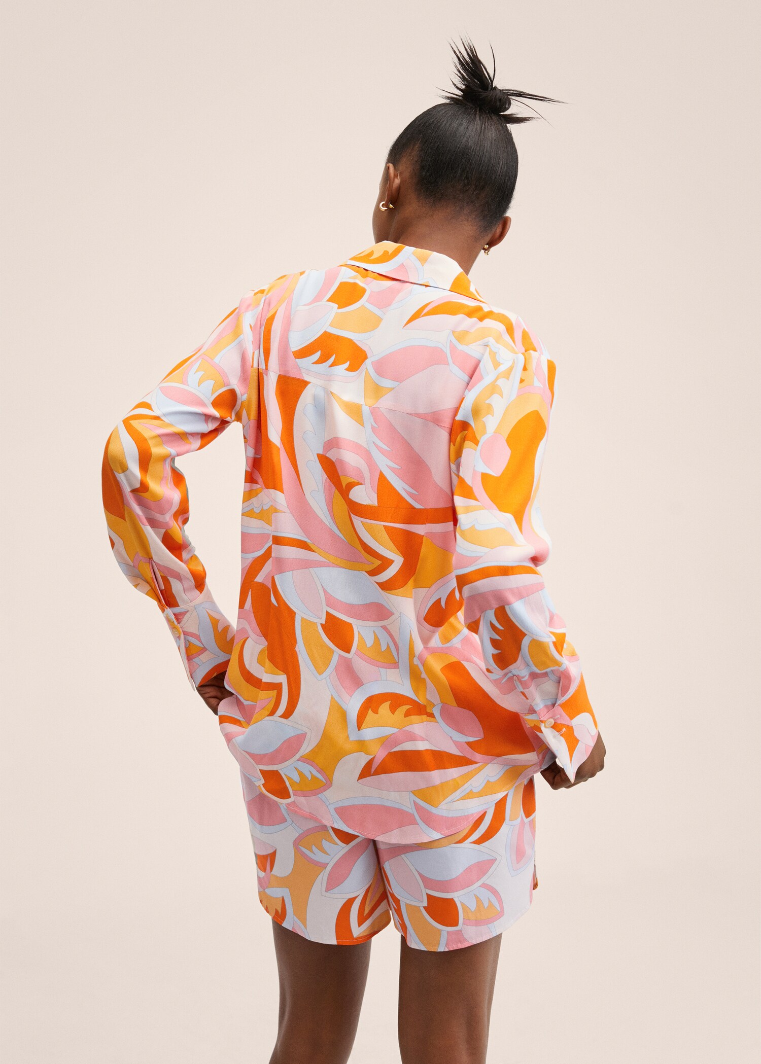 Printed flowy shirt - Reverse of the article