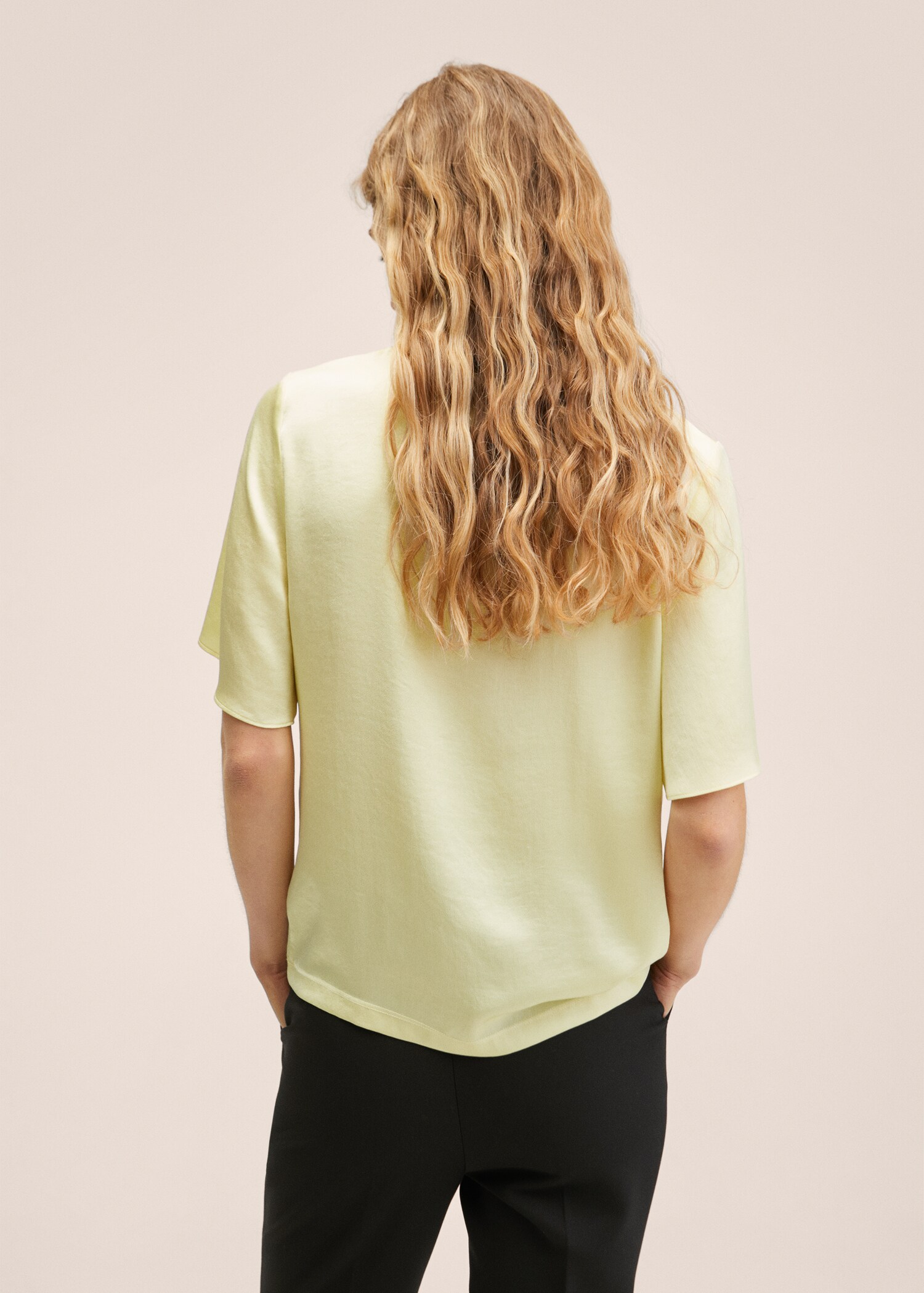 Short sleeved blouse - Reverse of the article