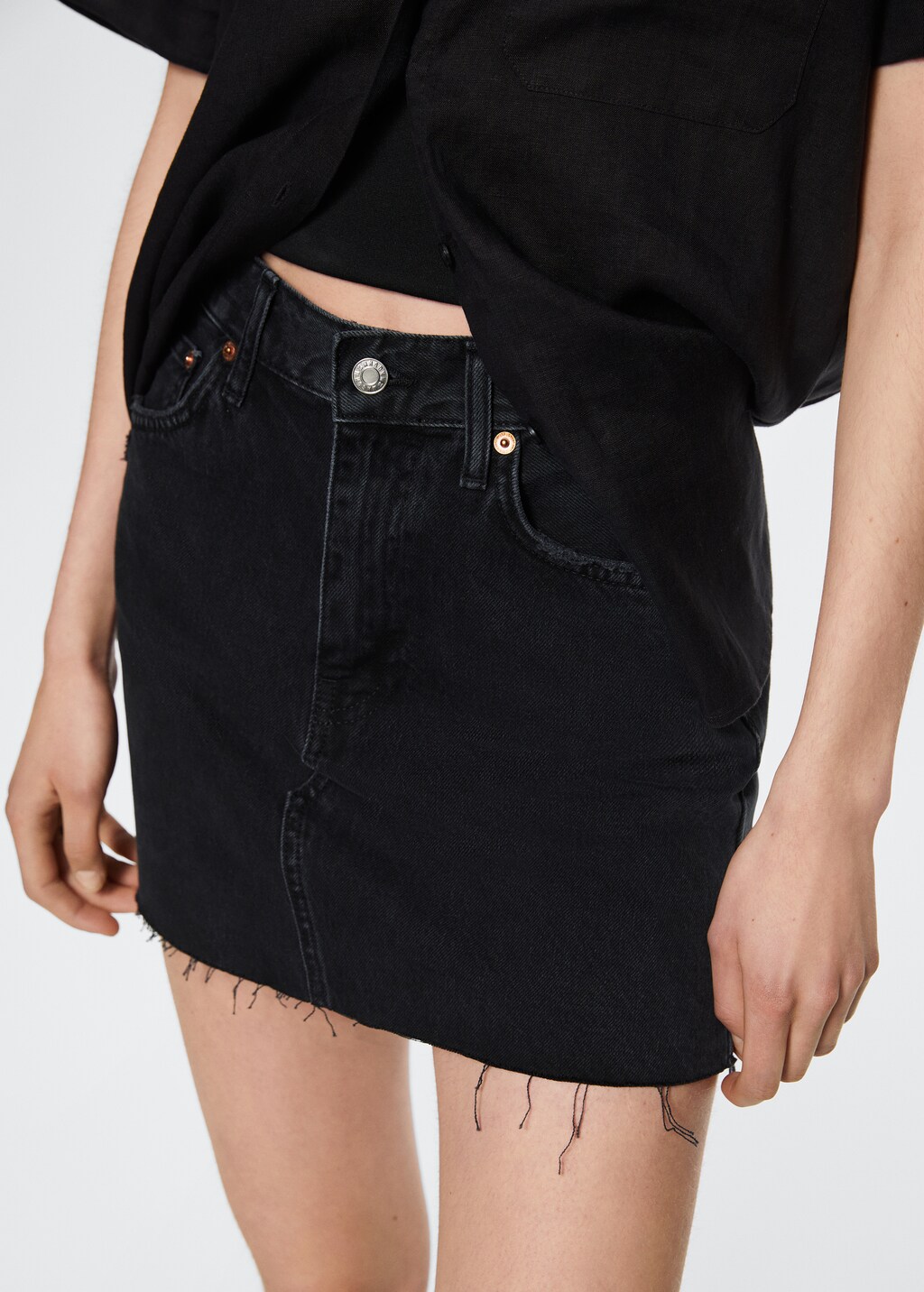 Black denim skirt frayed hem sales