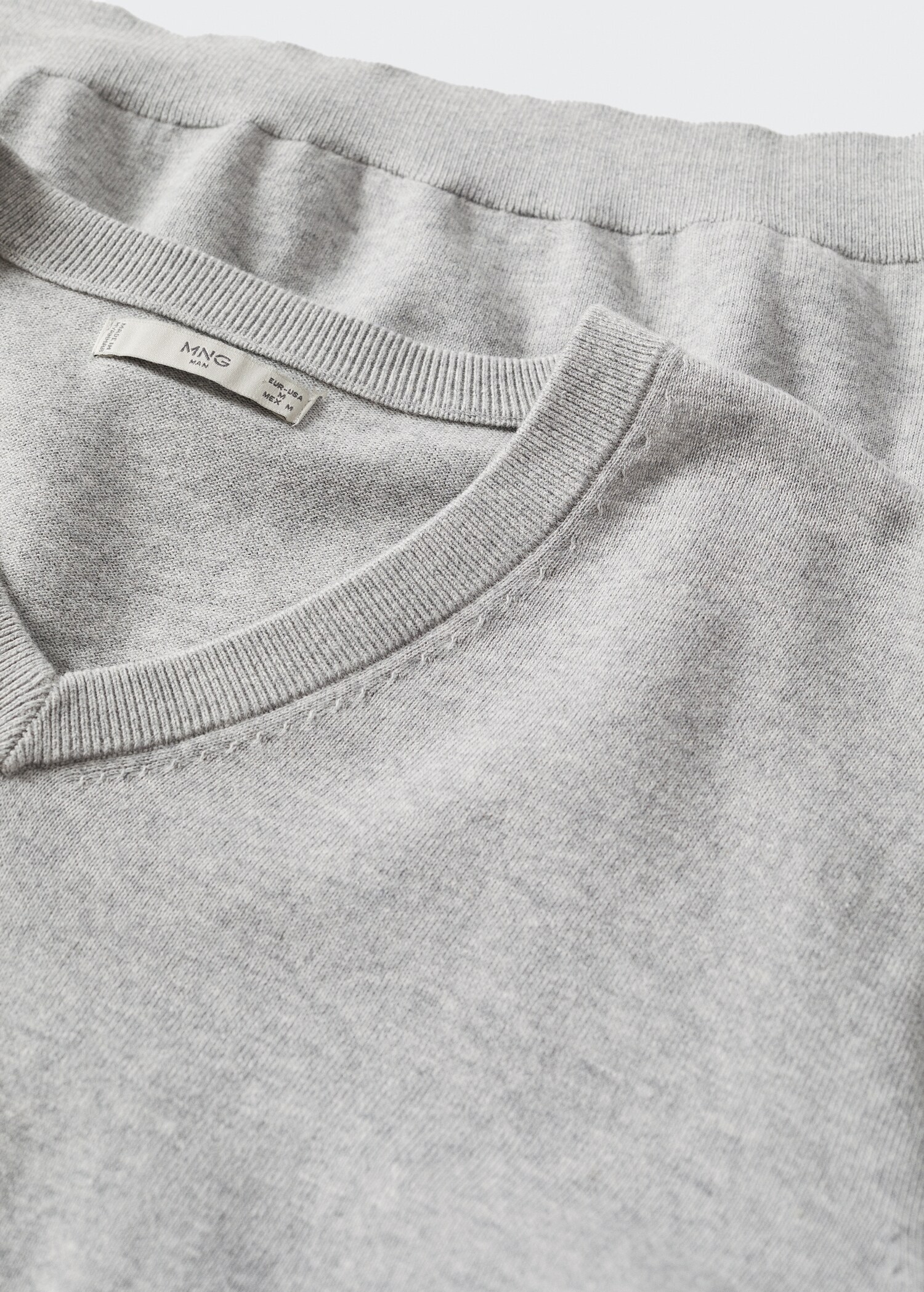 Thermoregulating V-neck sweater - Details of the article 8
