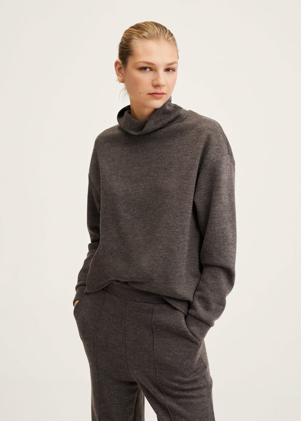 Sudaderas de Mujer 2024 MANGO OUTLET Espa a