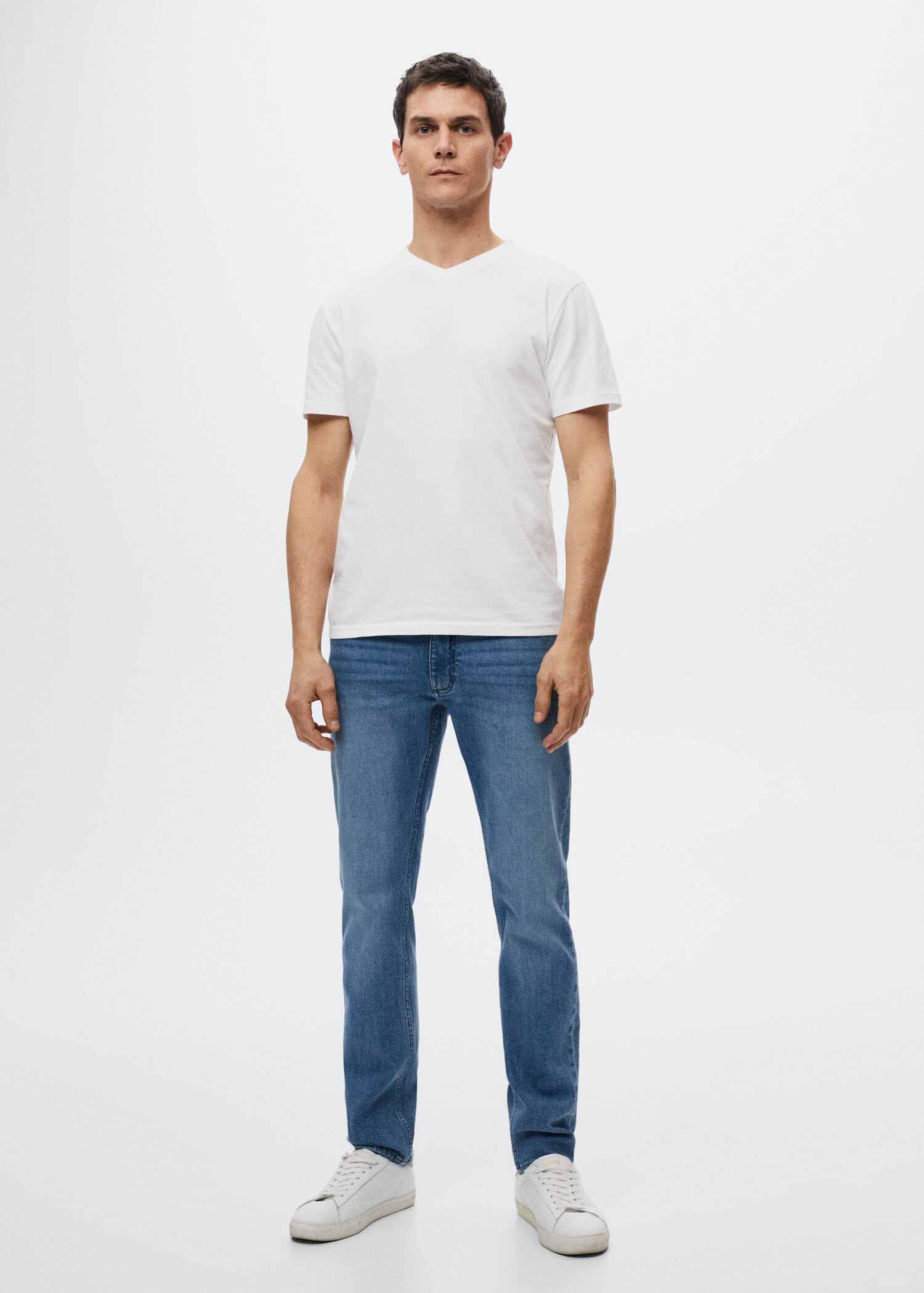 Sustainable cotton basic T-shirt - General plane