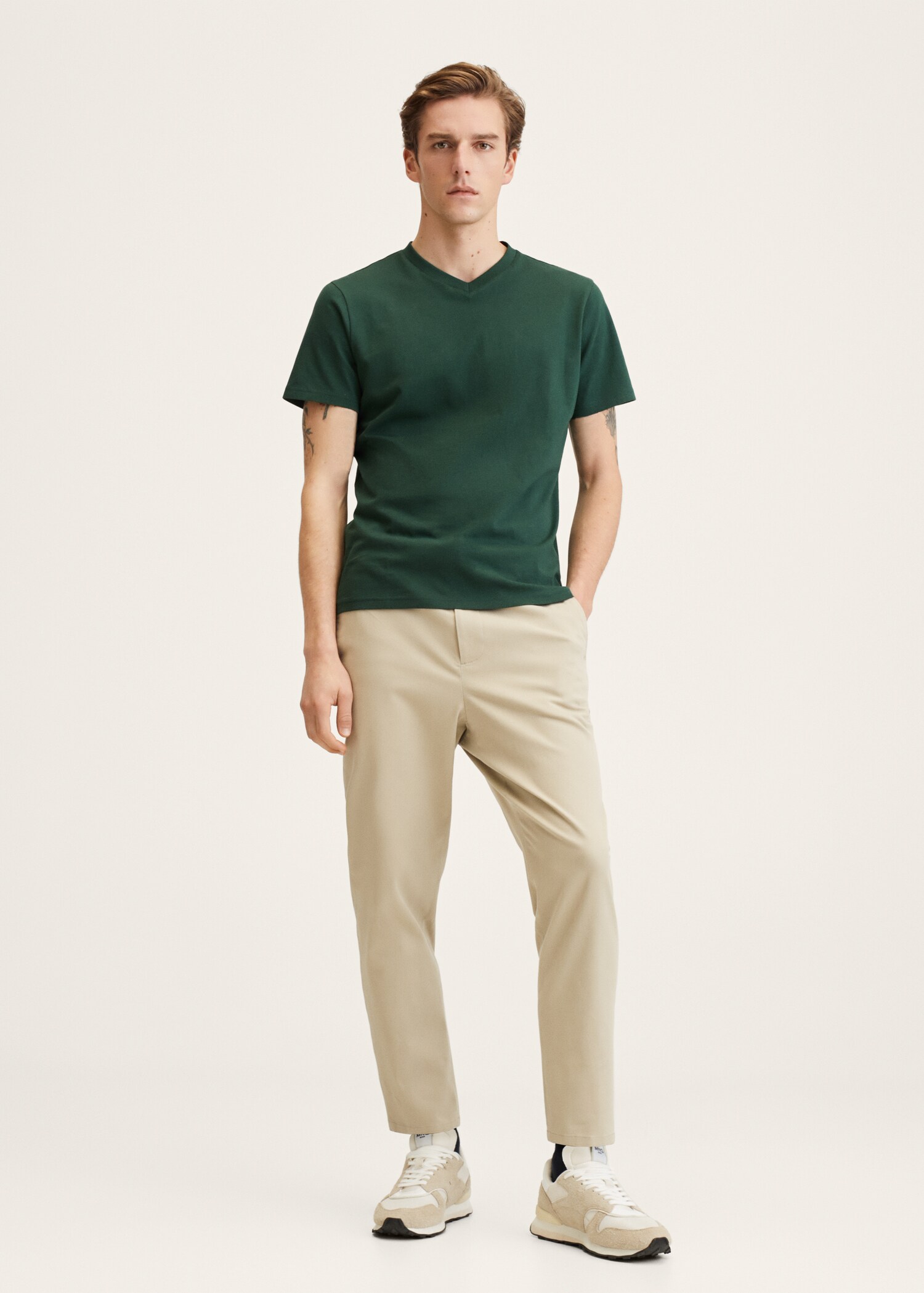 Sustainable cotton basic T-shirt - General plane