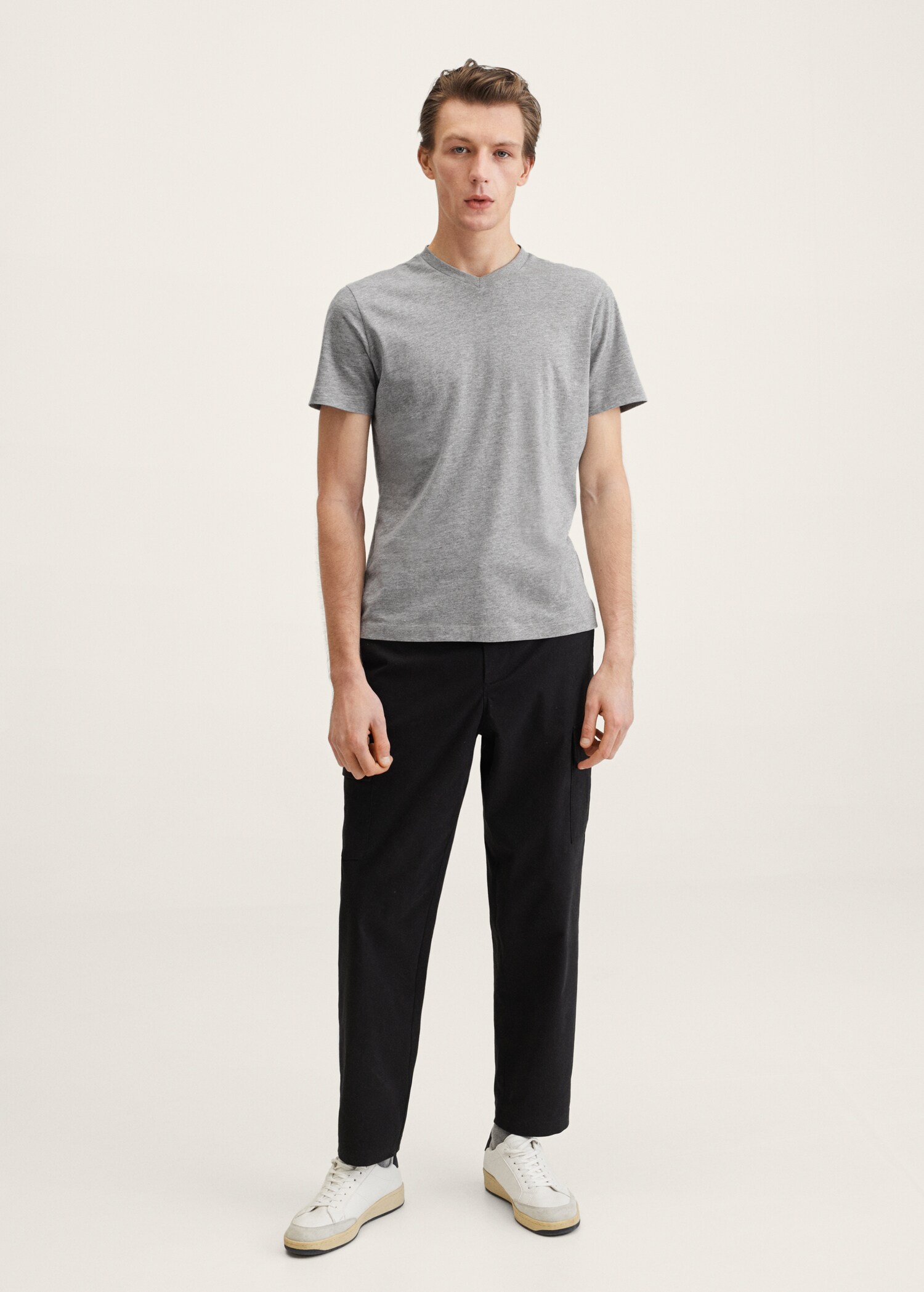 Sustainable cotton basic T-shirt - General plane