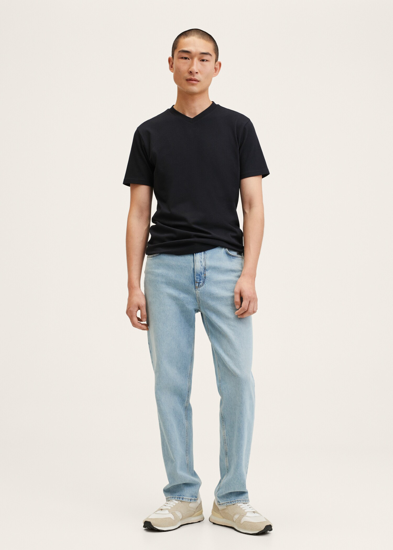 Sustainable cotton basic T-shirt - General plane