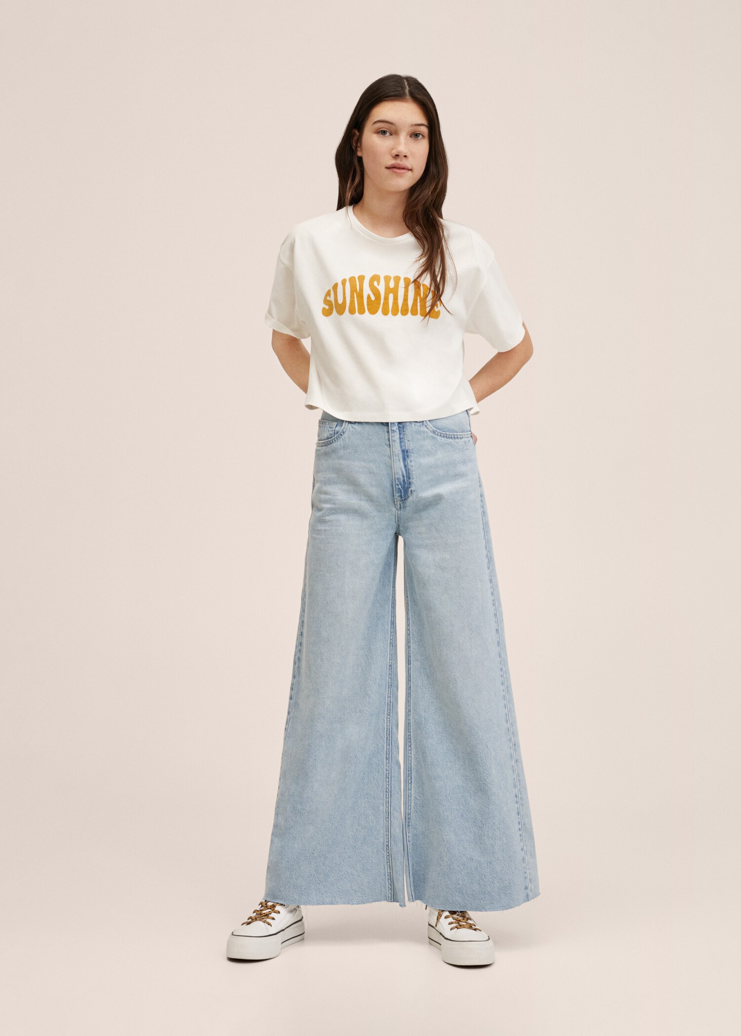 Crop T-shirt met boodschap - Overzichtstekening