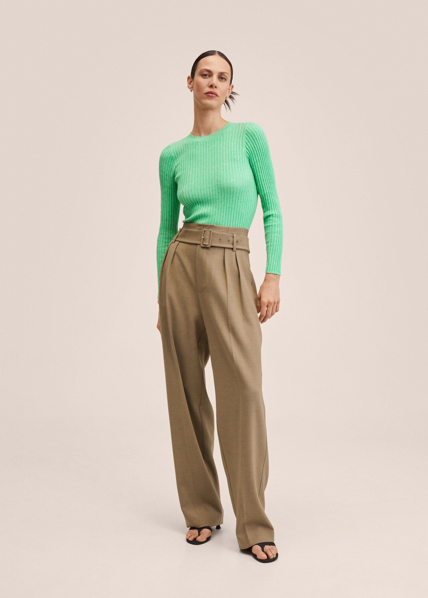 Ribbed knit sweater - General plane