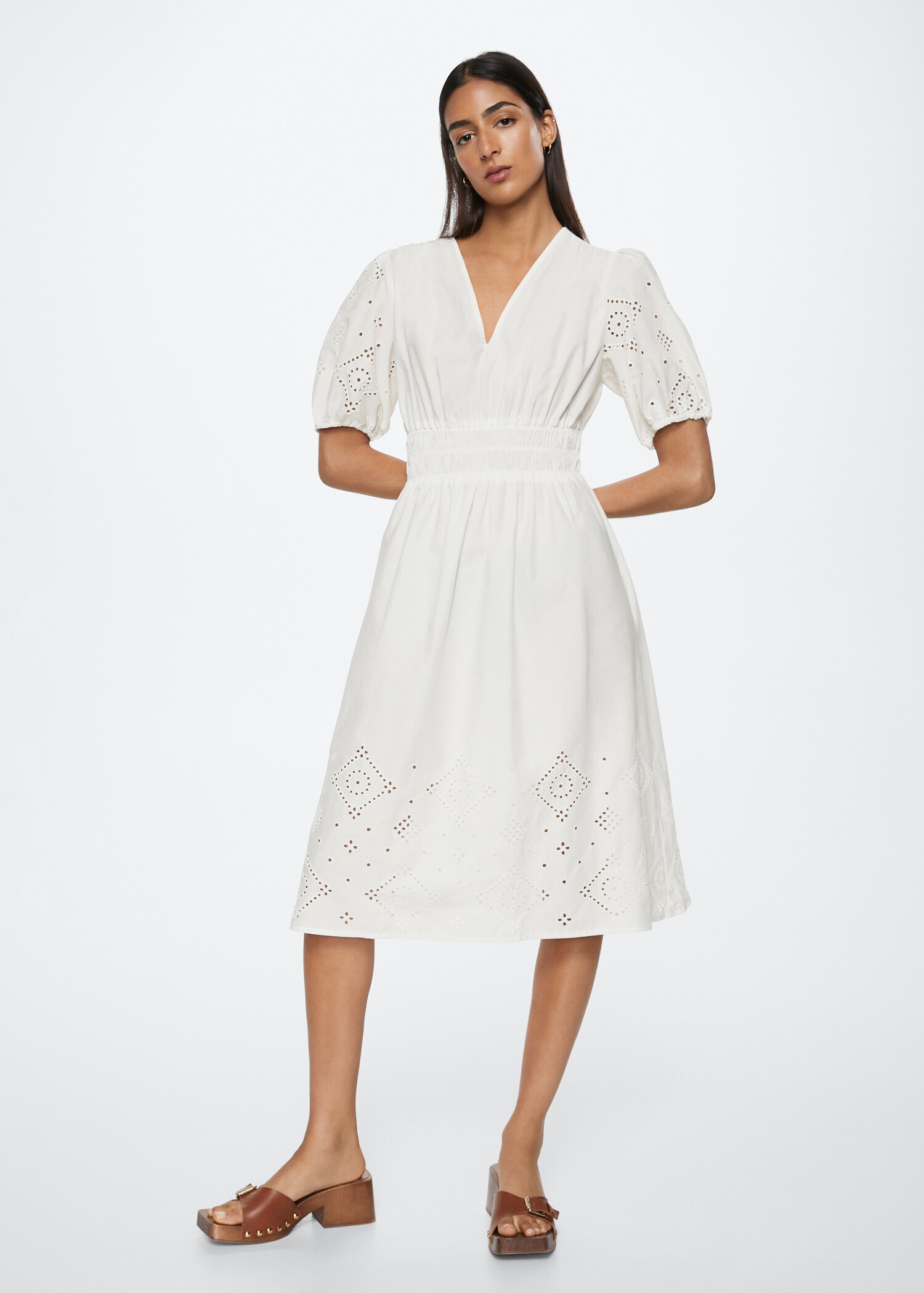 Embroidered cotton dress - General plane