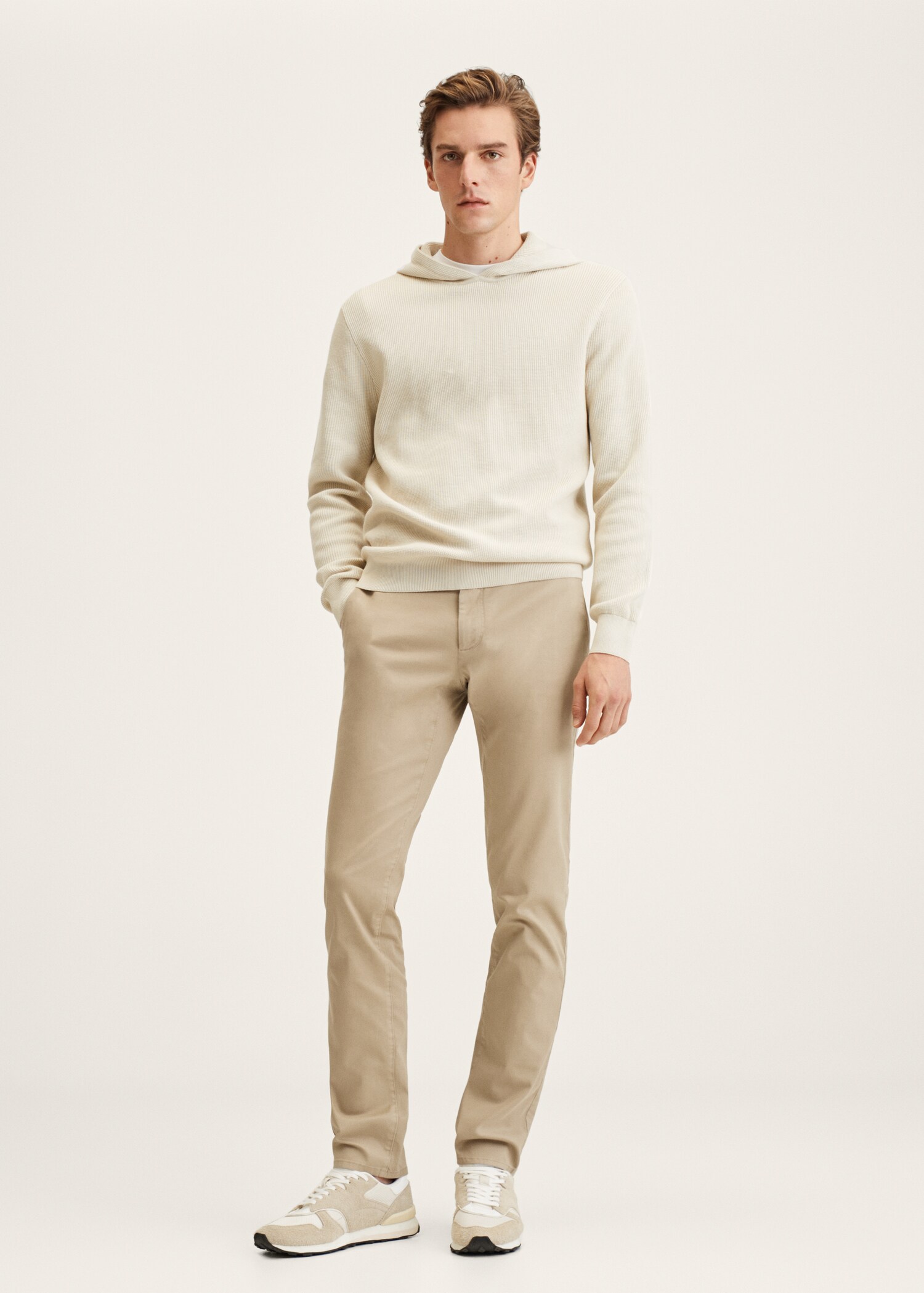 Slim Fit Twill-Chinohose - Allgemeine Ansicht