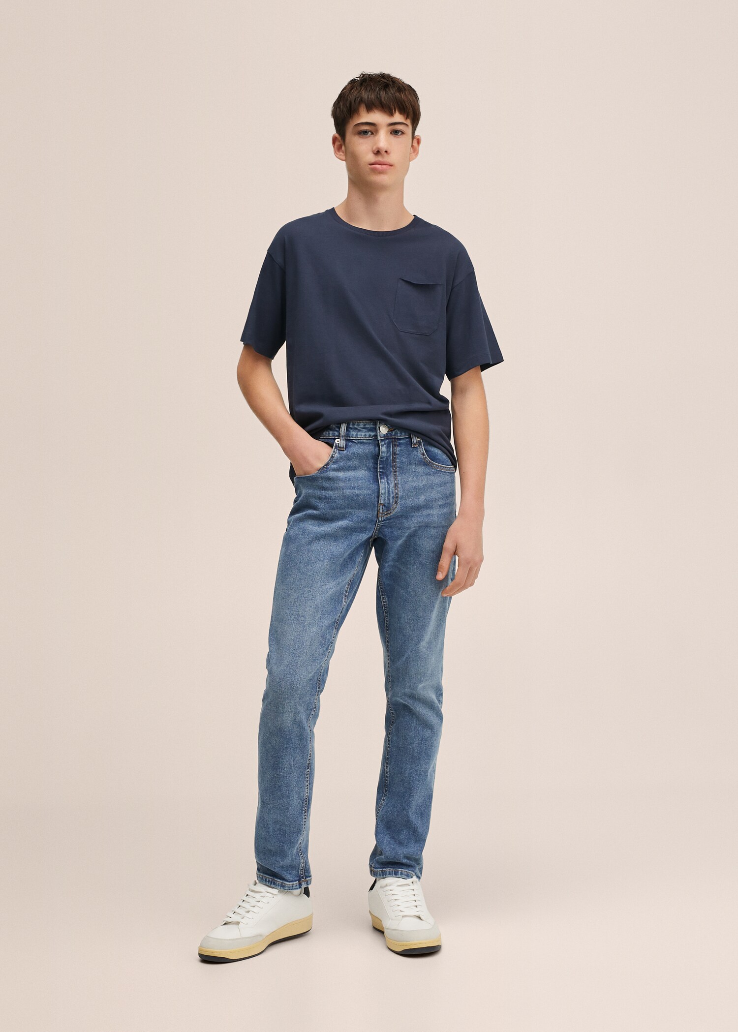 Baumwoll-T-Shirt mit Tasche - Allgemeine Ansicht