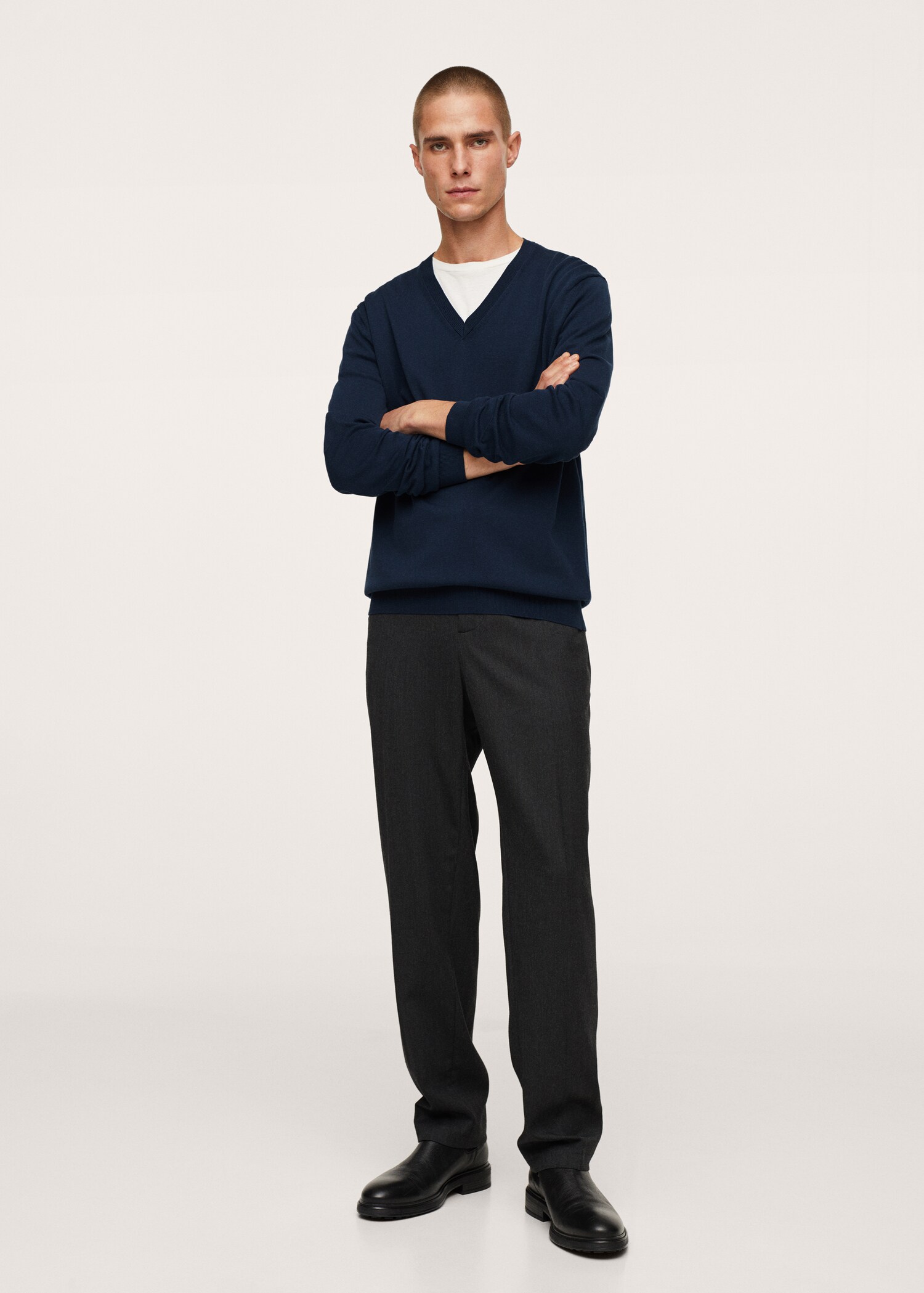 Thermoregulating V-neck sweater - General plane