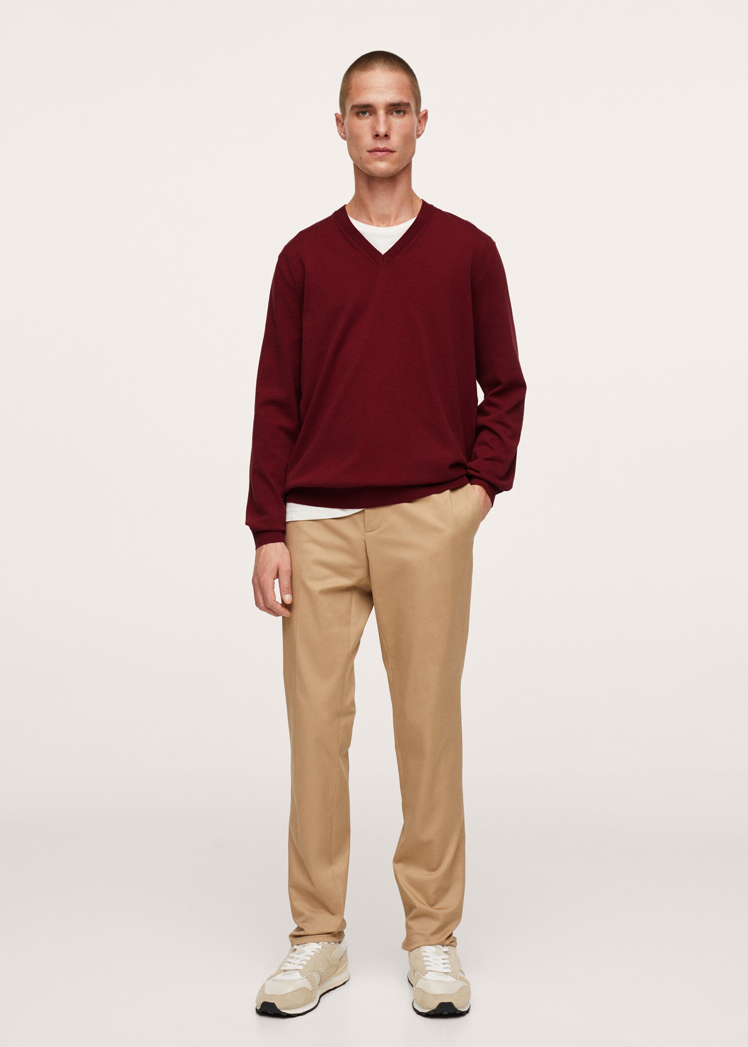 Thermoregulating V-neck sweater - General plane