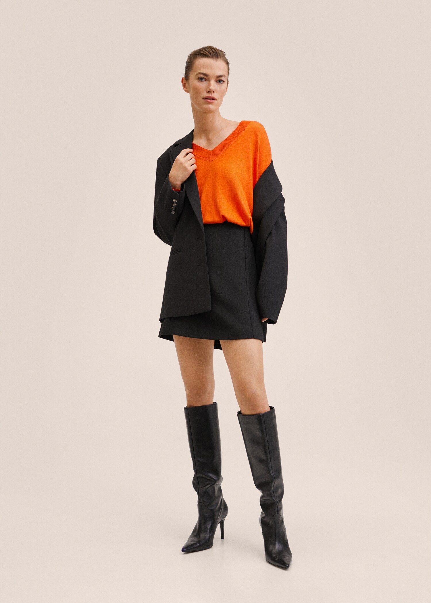 V-neckline oversize sweater - General plane