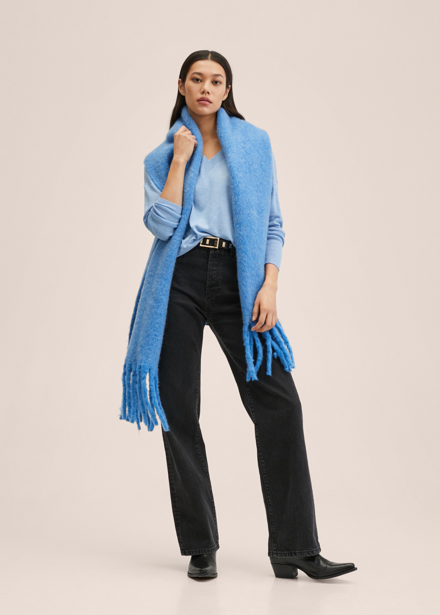 V-neckline oversize sweater - General plane