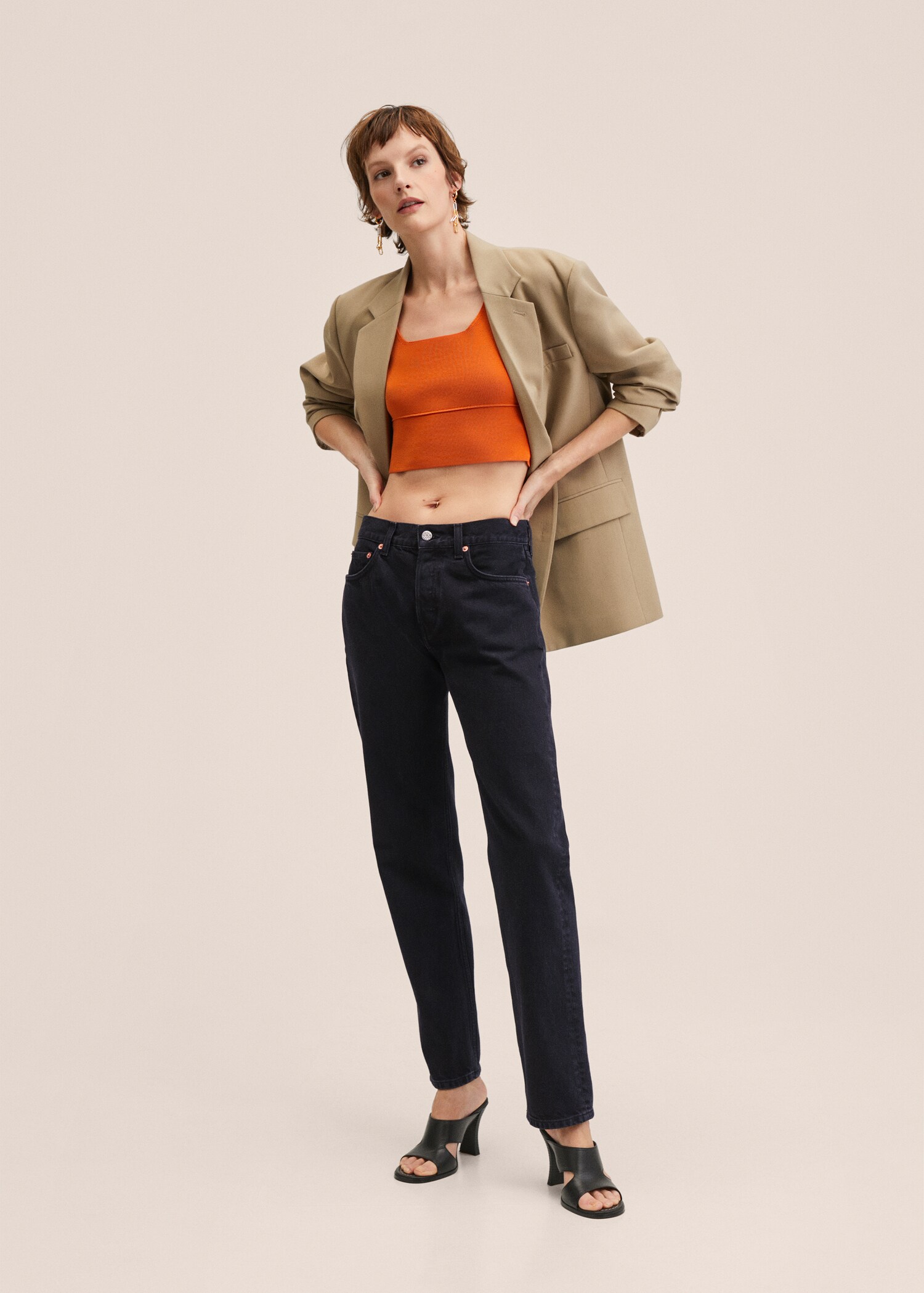 Gerade Jeans mit niedrigem Bund - Allgemeine Ansicht
