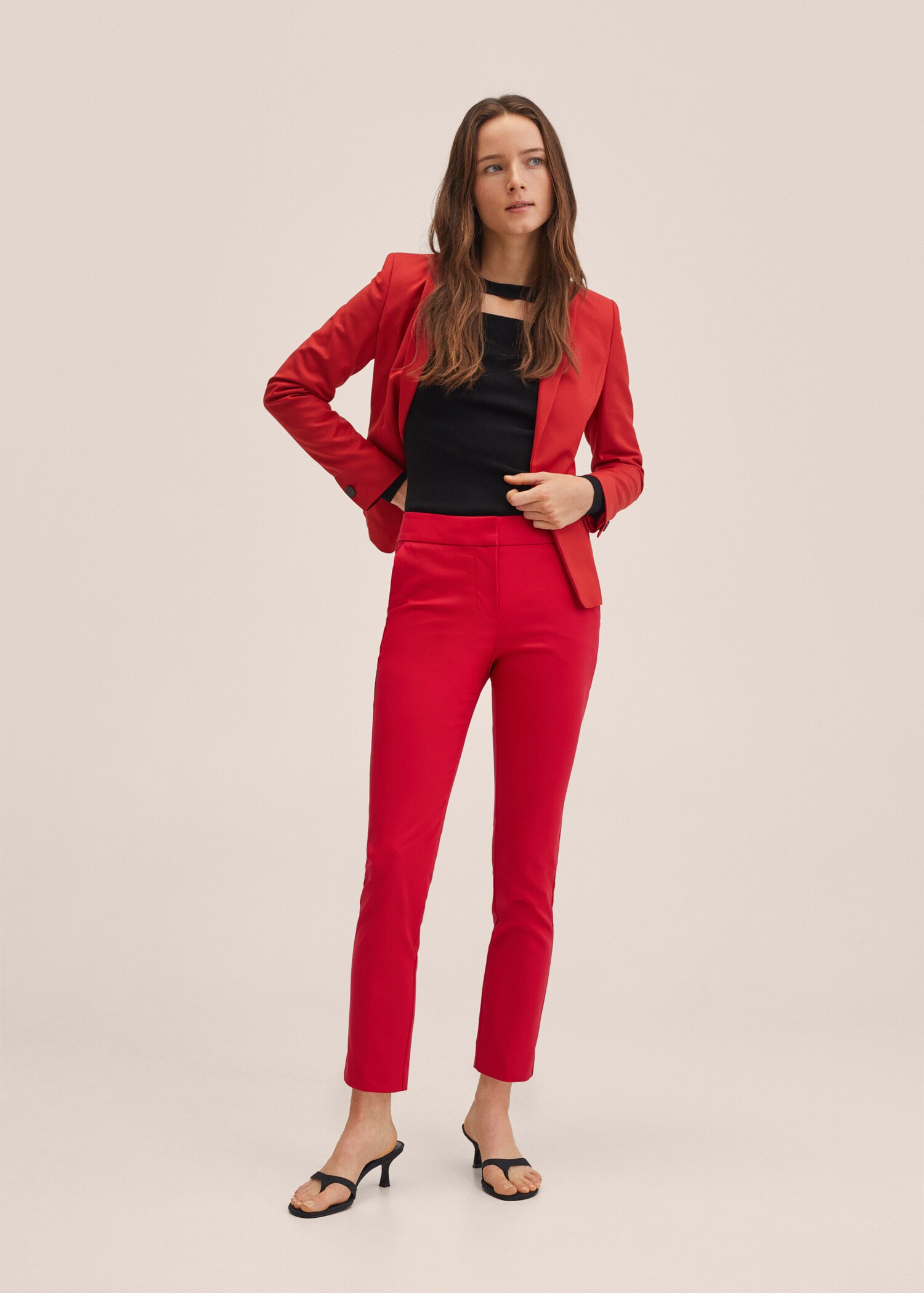 Pantalón pitillo traje - Plano general