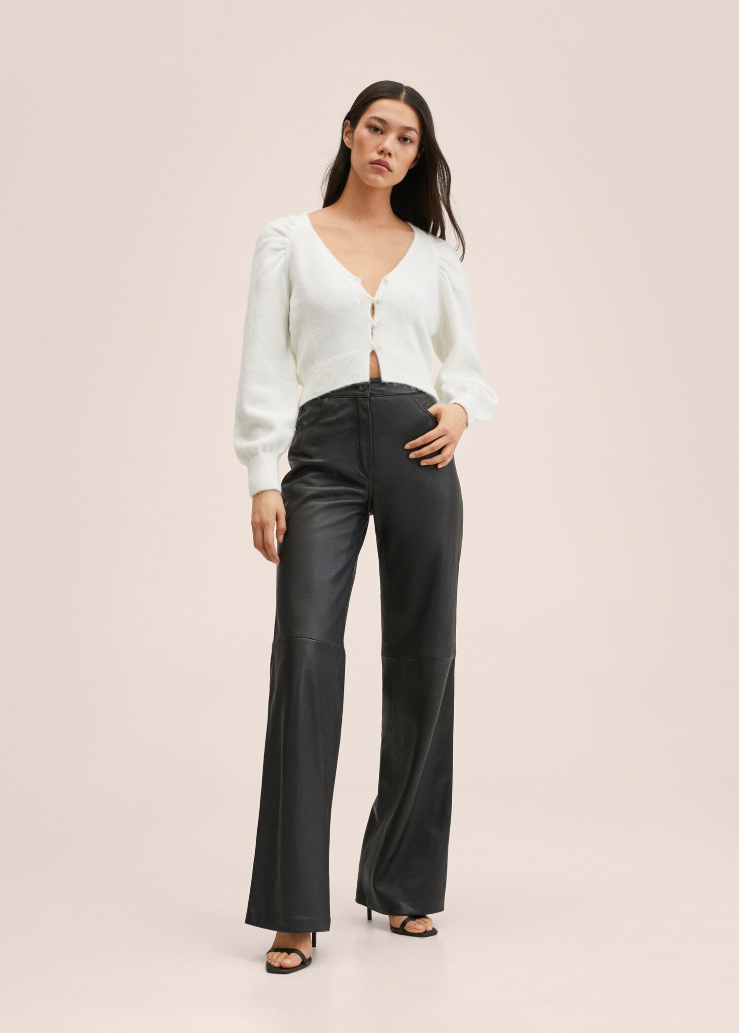 Knitted cropped cardigan - General plane