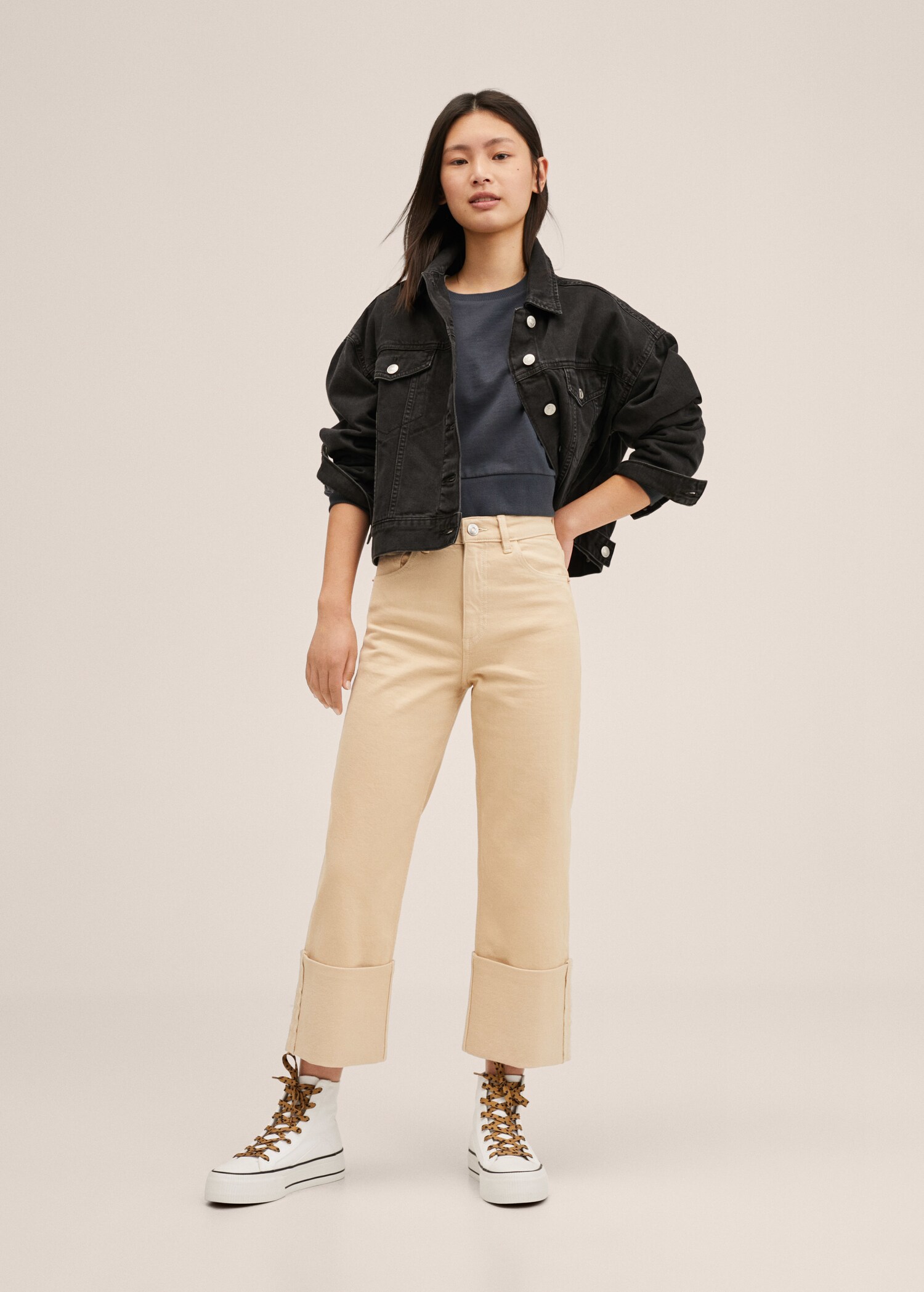Turned-up straight jeans - General plane