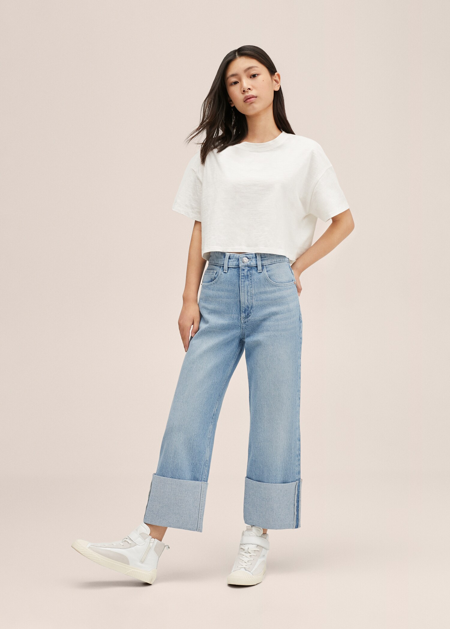 Turned-up straight jeans - General plane