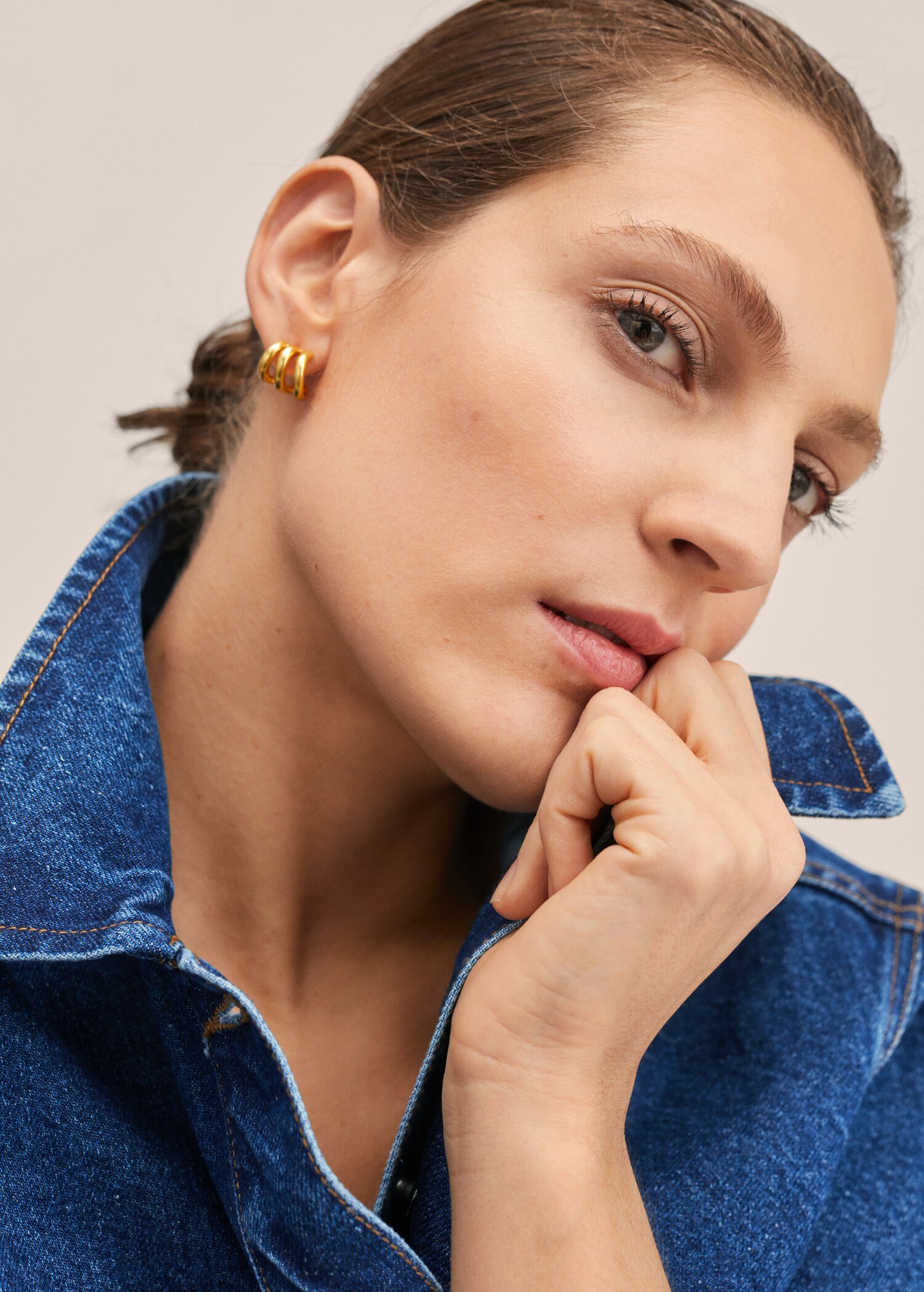 Metallic hoop earrings - General plane
