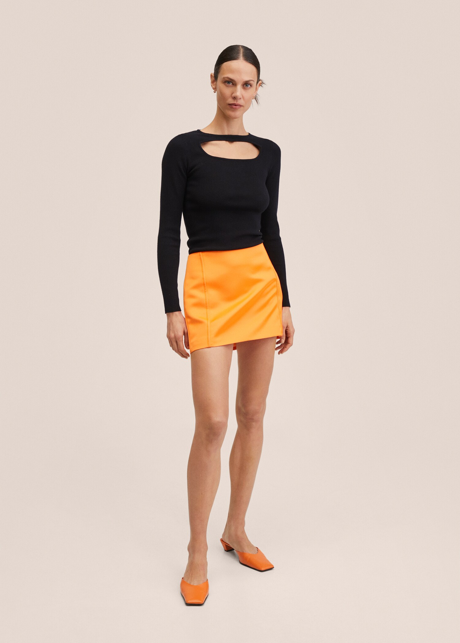 Cut-out knitted sweater - General plane