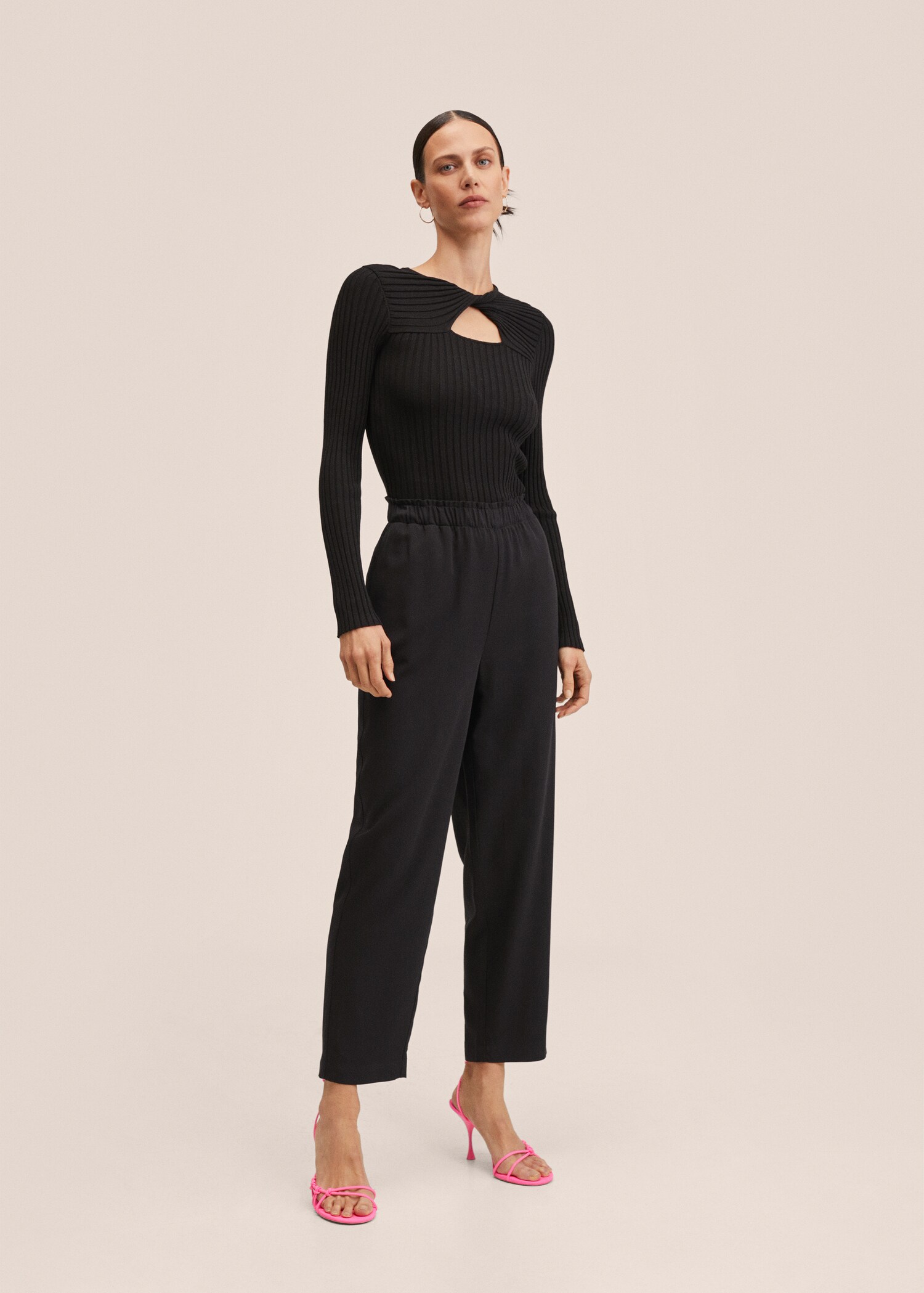 Pantalón crop cintura elástica - Plano general