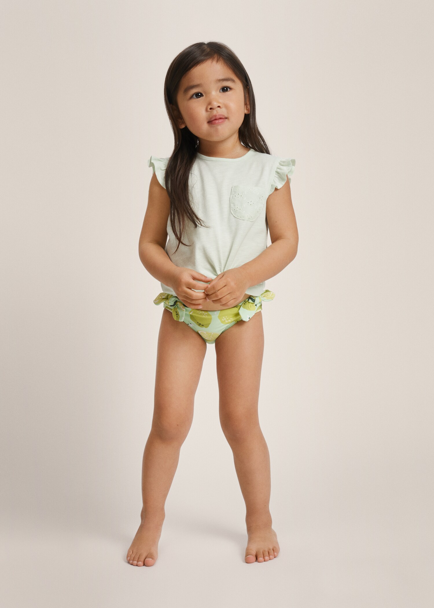 Braguita bikini lima - Plano general
