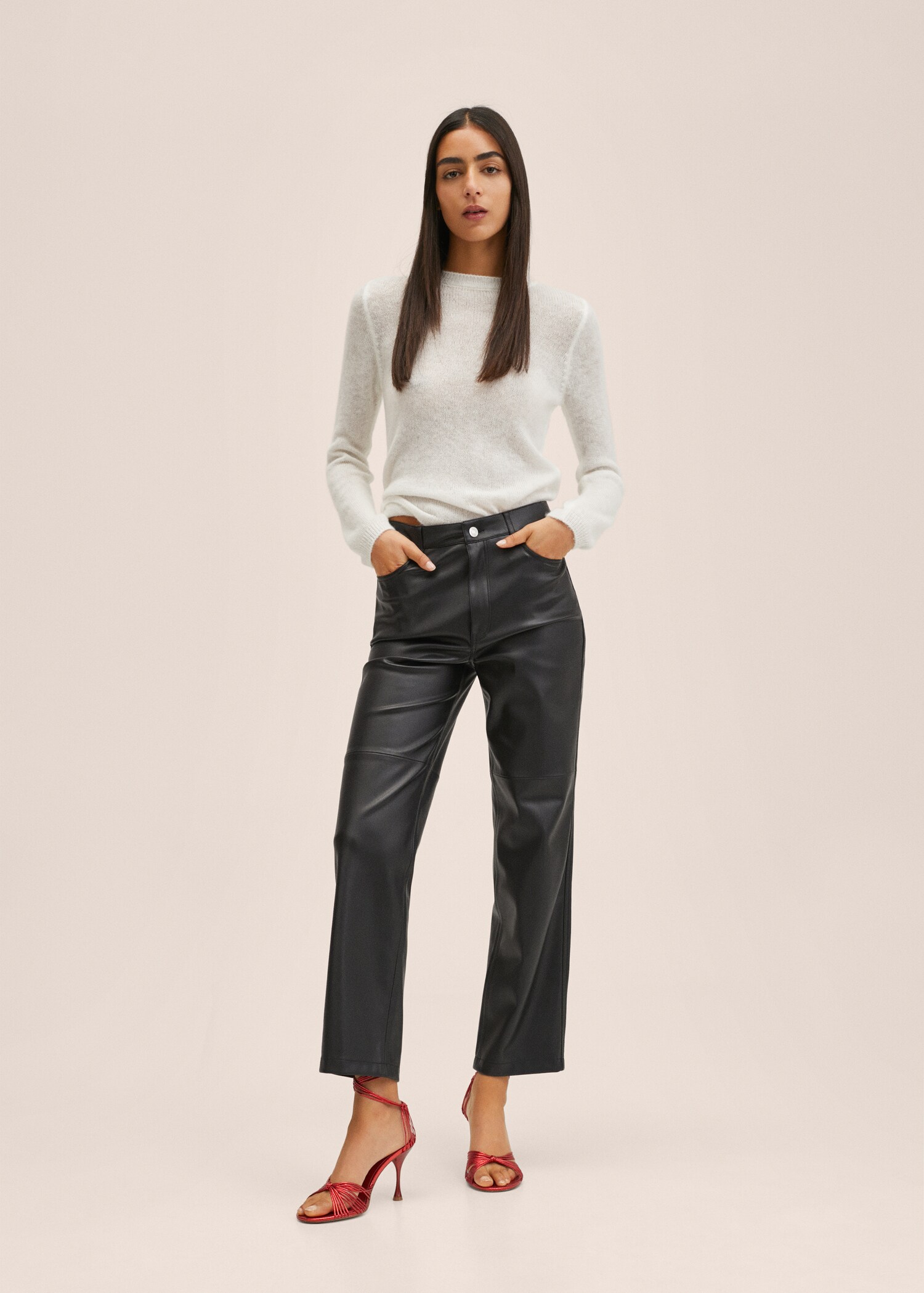 Pantalón recto efecto piel - Plano general