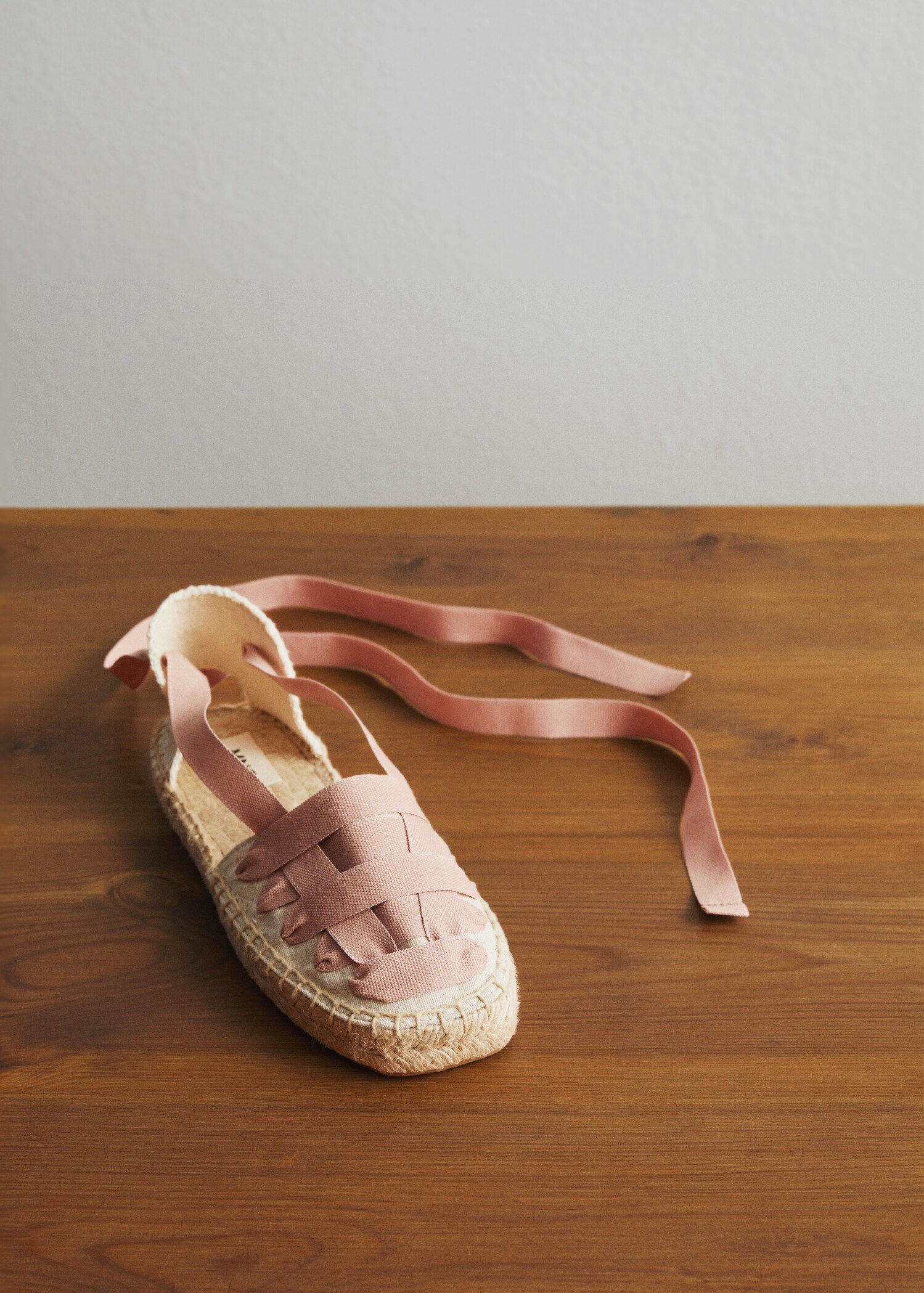 Lace-up linen espadrilles - General plane