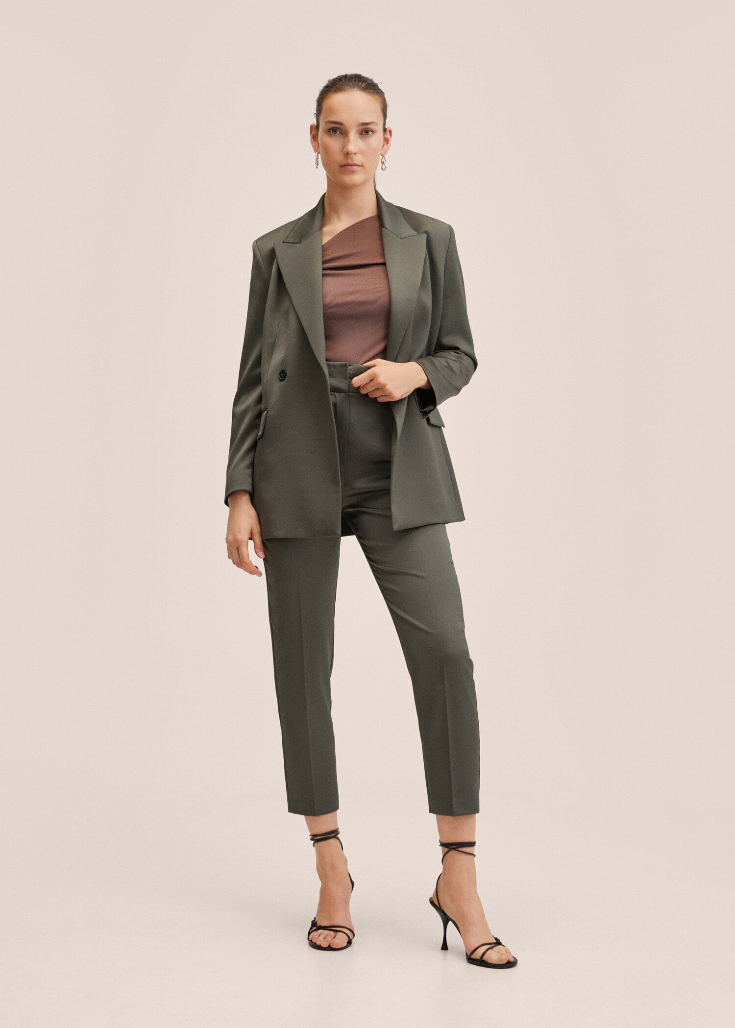 Pantalón recto traje - Plano general