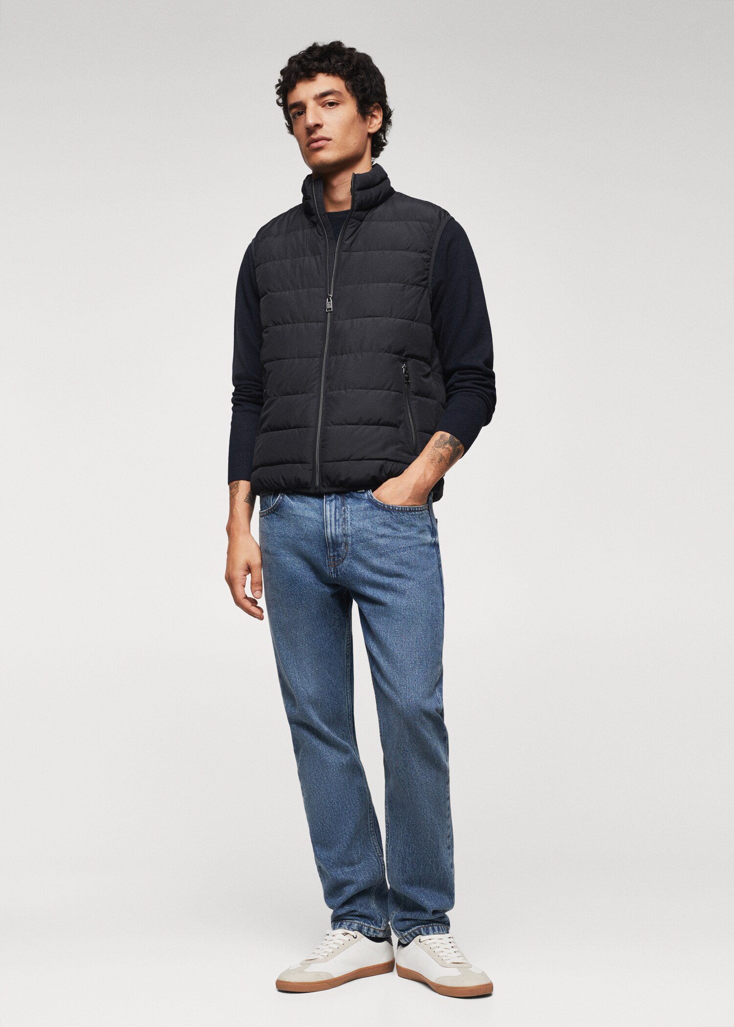 Water-repellent quilted gilet - General plane