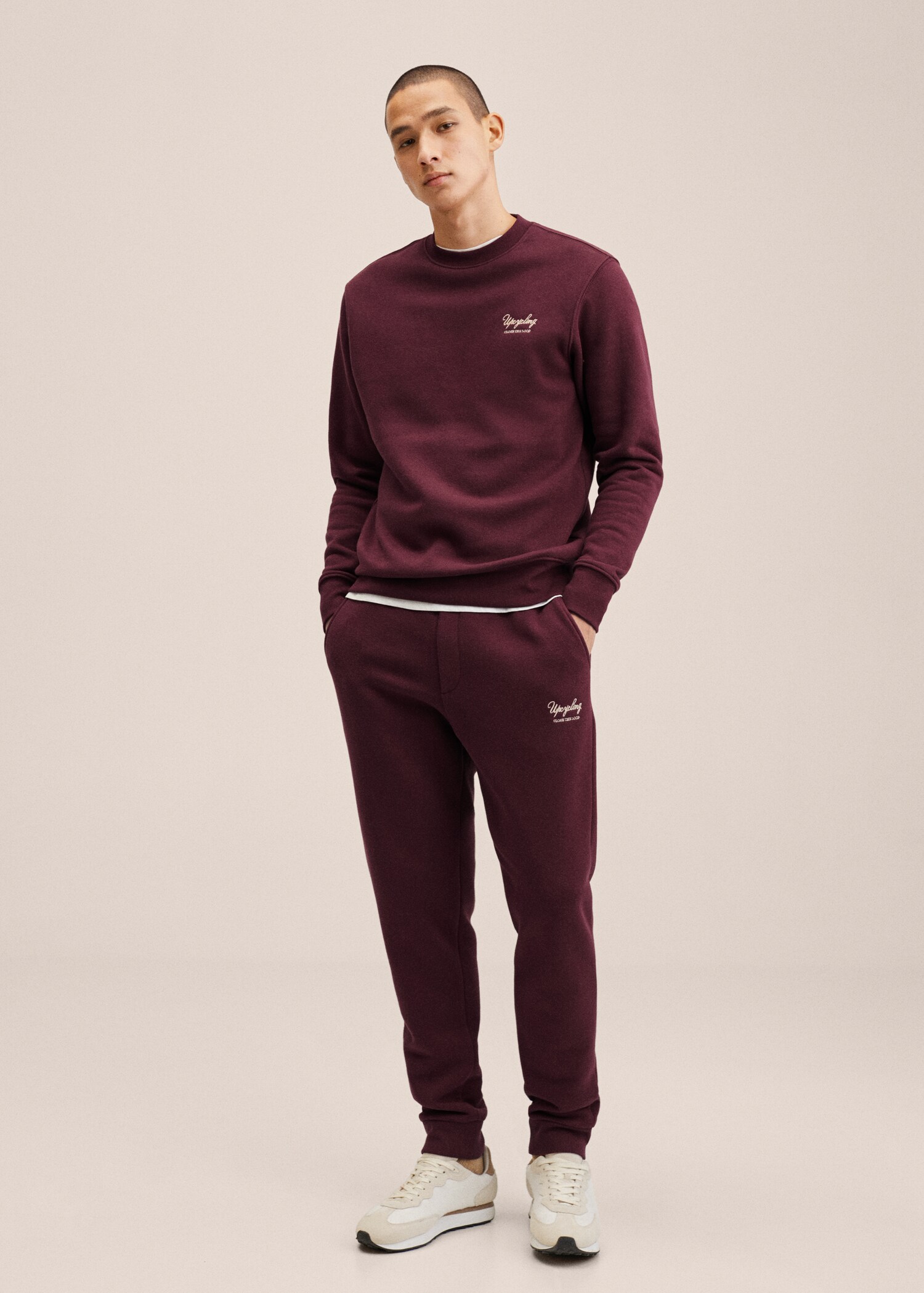 Jogger Pants mit Schriftzug - Allgemeine Ansicht