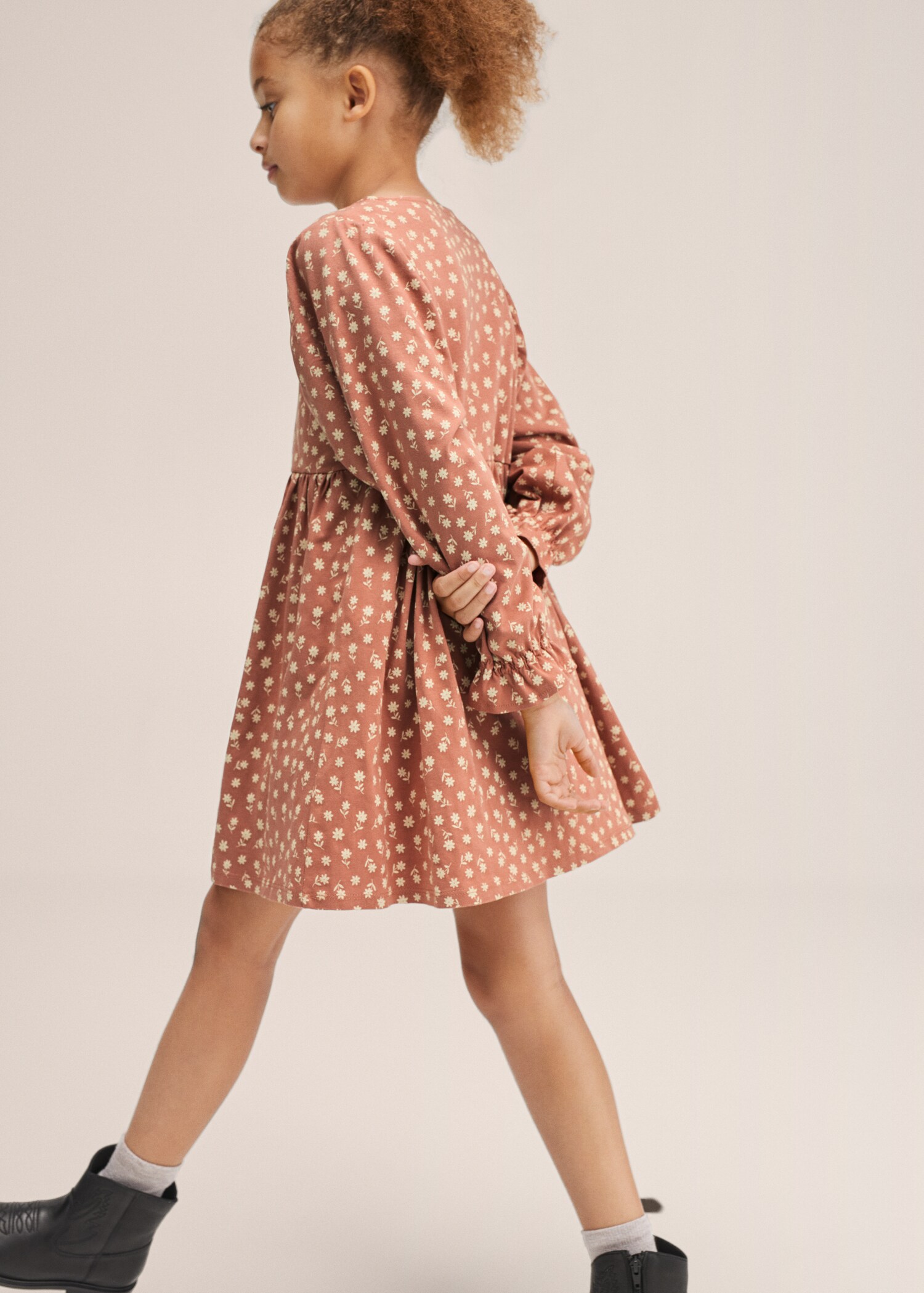 Kleid mit Blumendruck - Allgemeine Ansicht